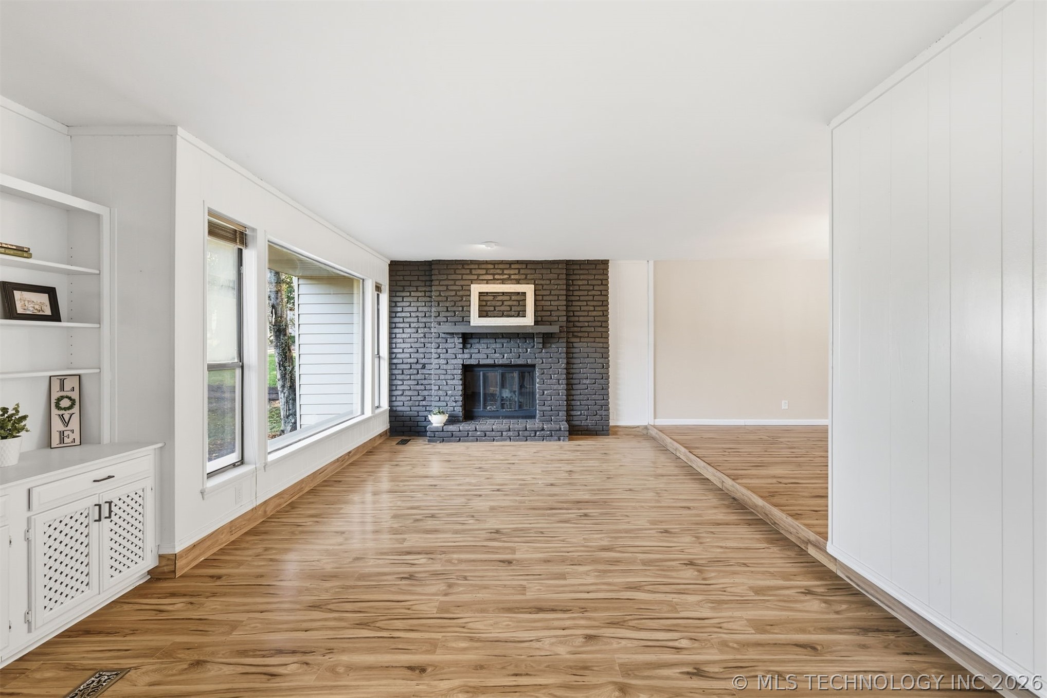 105 W Yuma Court Property Photo 8