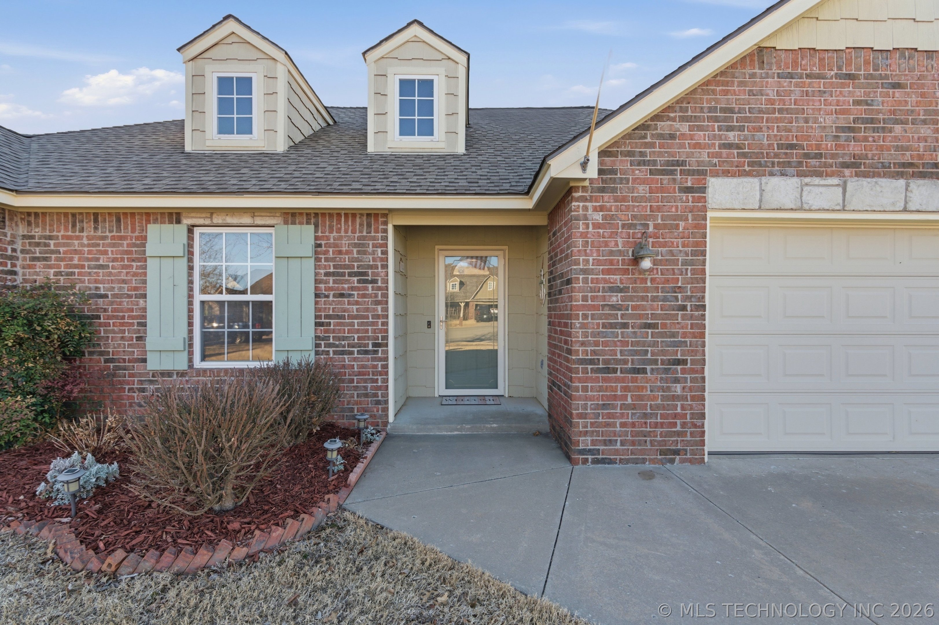 2108 S Javine Court Property Photo 3