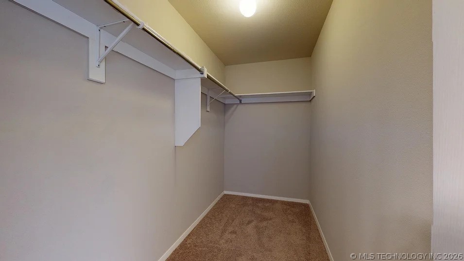 7205 S Maple Avenue Property Photo 11