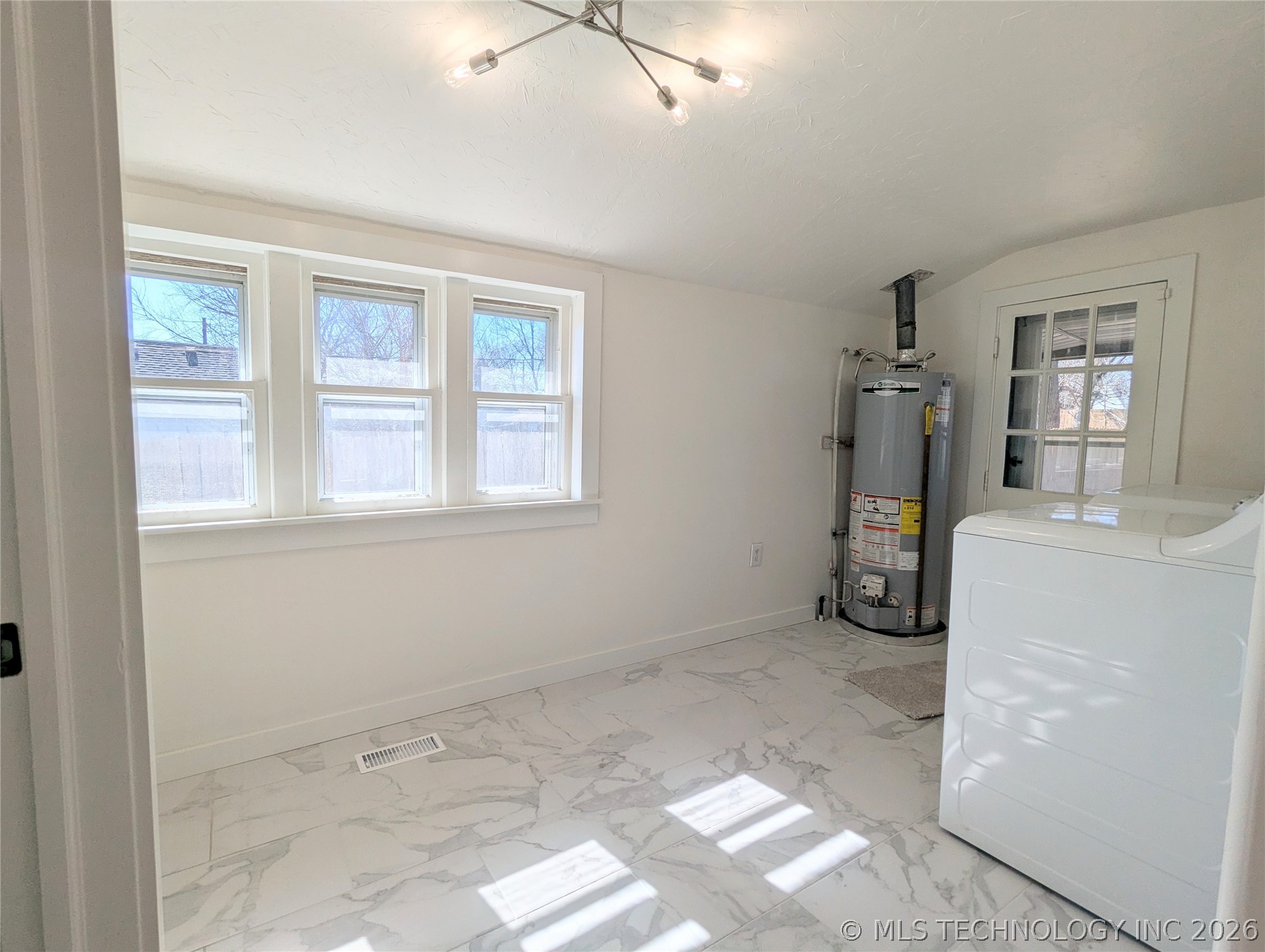 618 S Walnut Street Property Photo 17