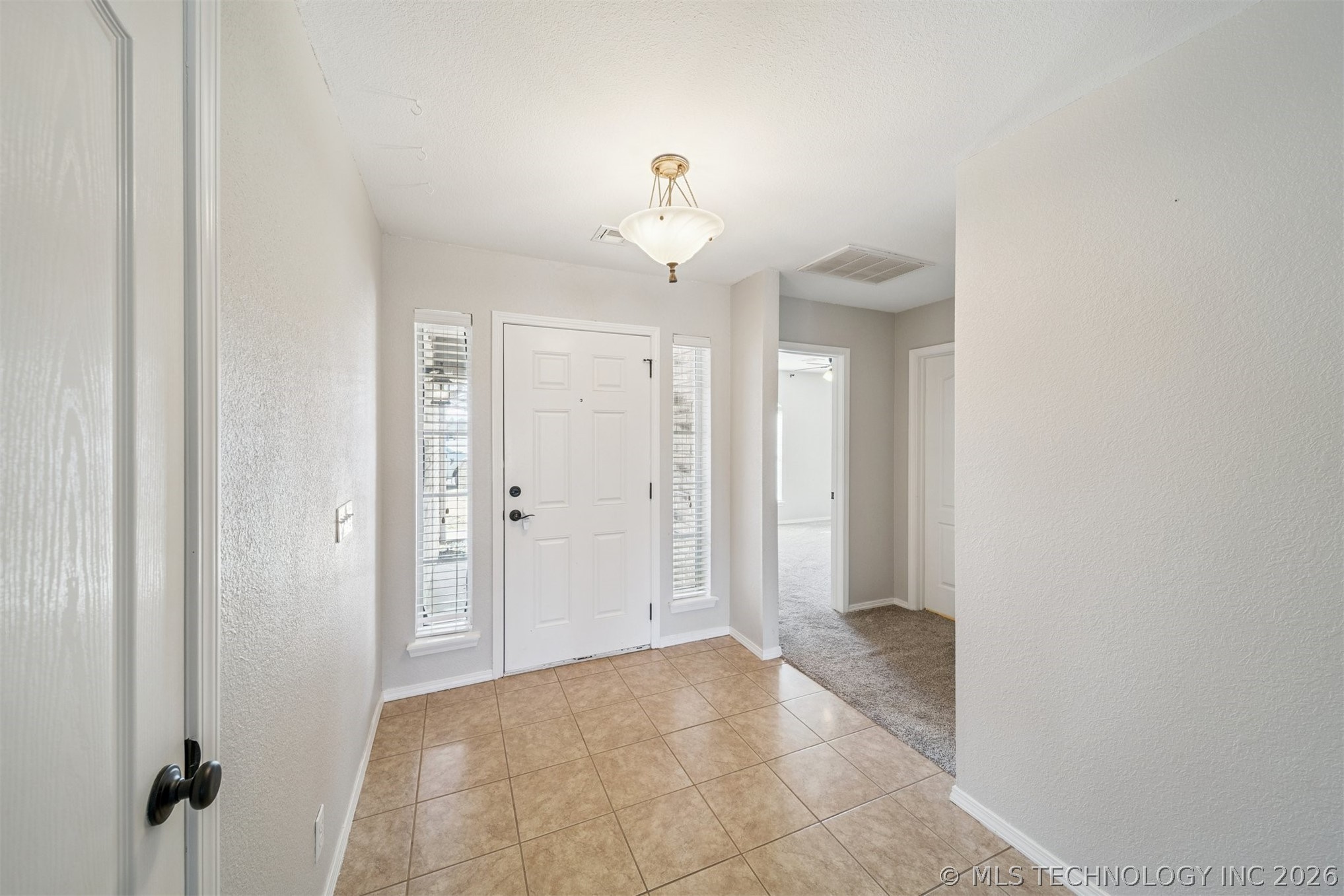104 E Kansas Street Property Photo 3