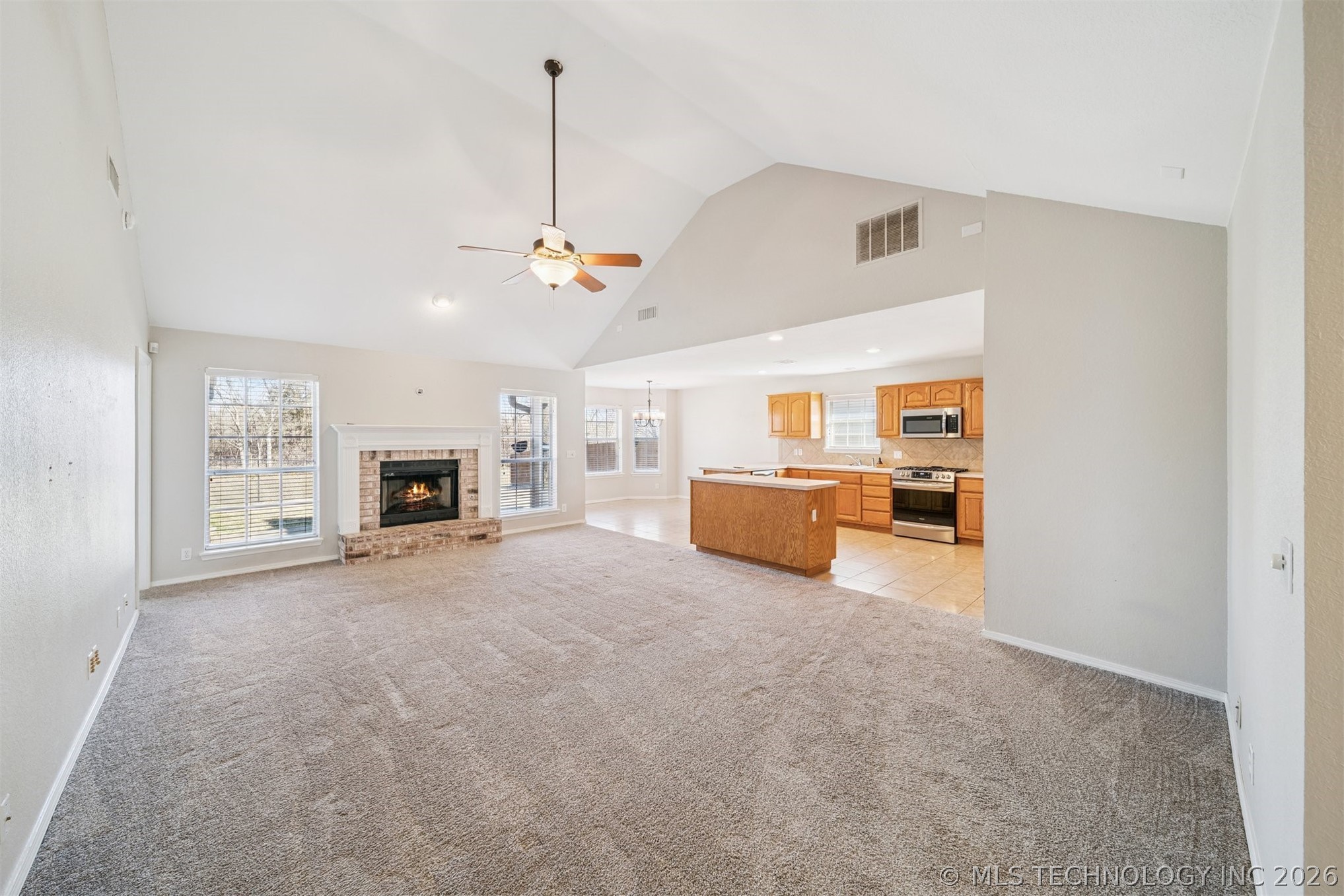 104 E Kansas Street Property Photo 5