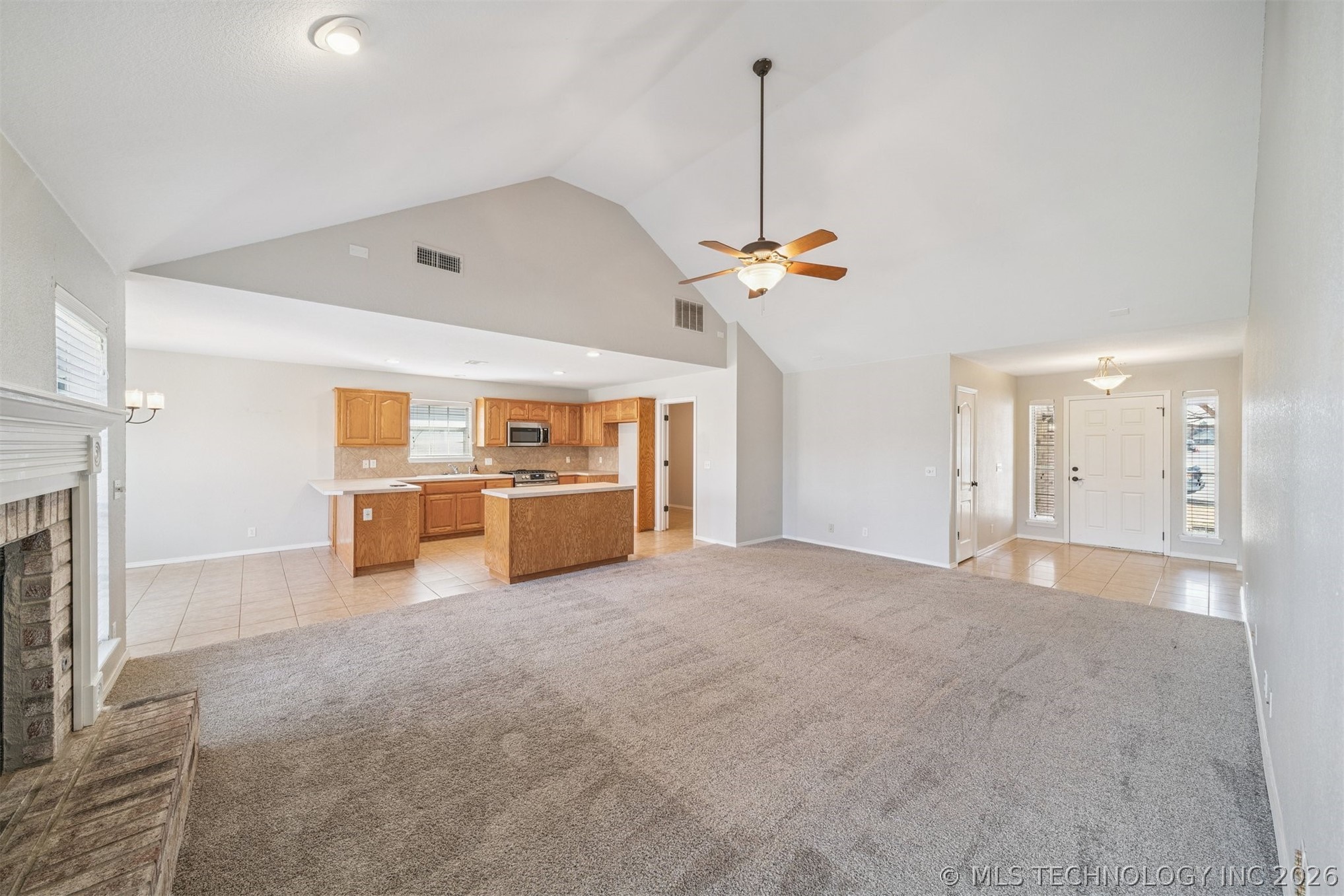104 E Kansas Street Property Photo 7