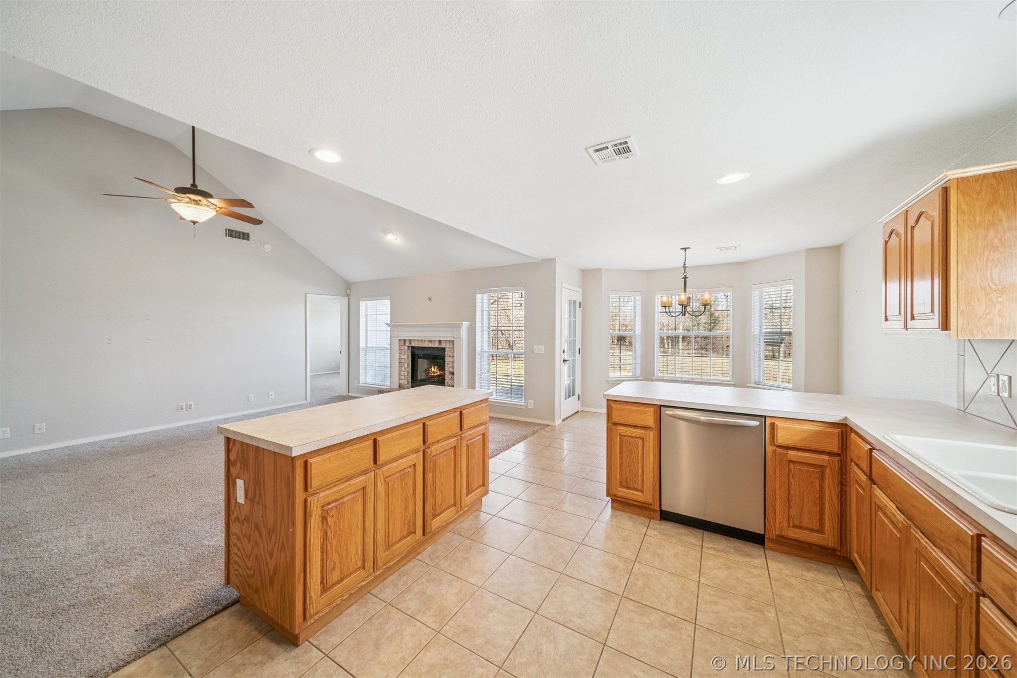 104 E Kansas Street Property Photo 10