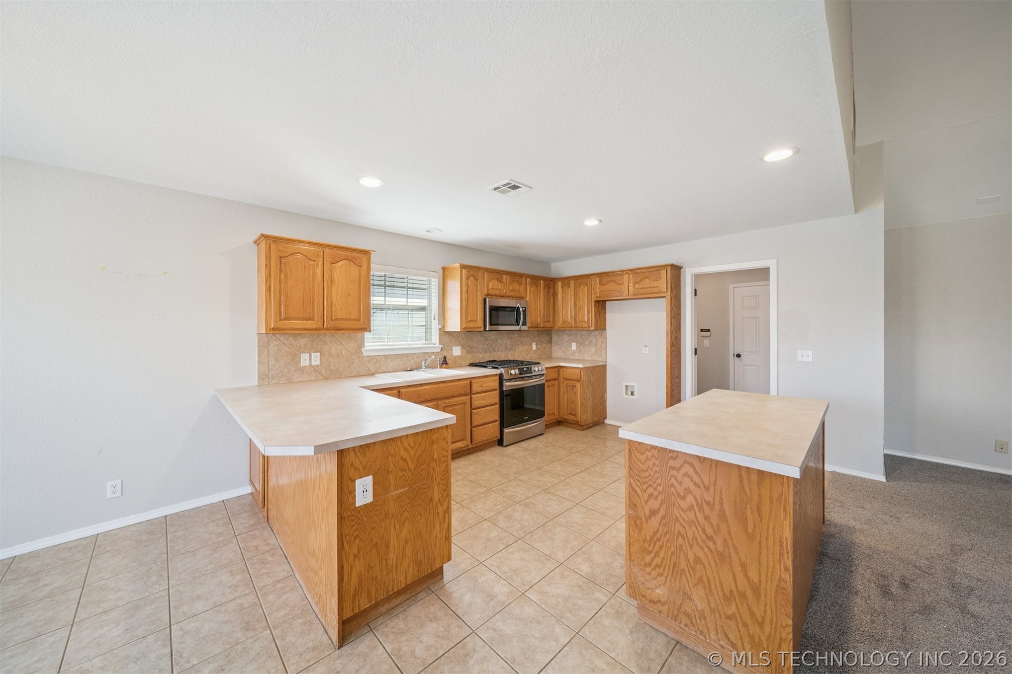 104 E Kansas Street Property Photo 12
