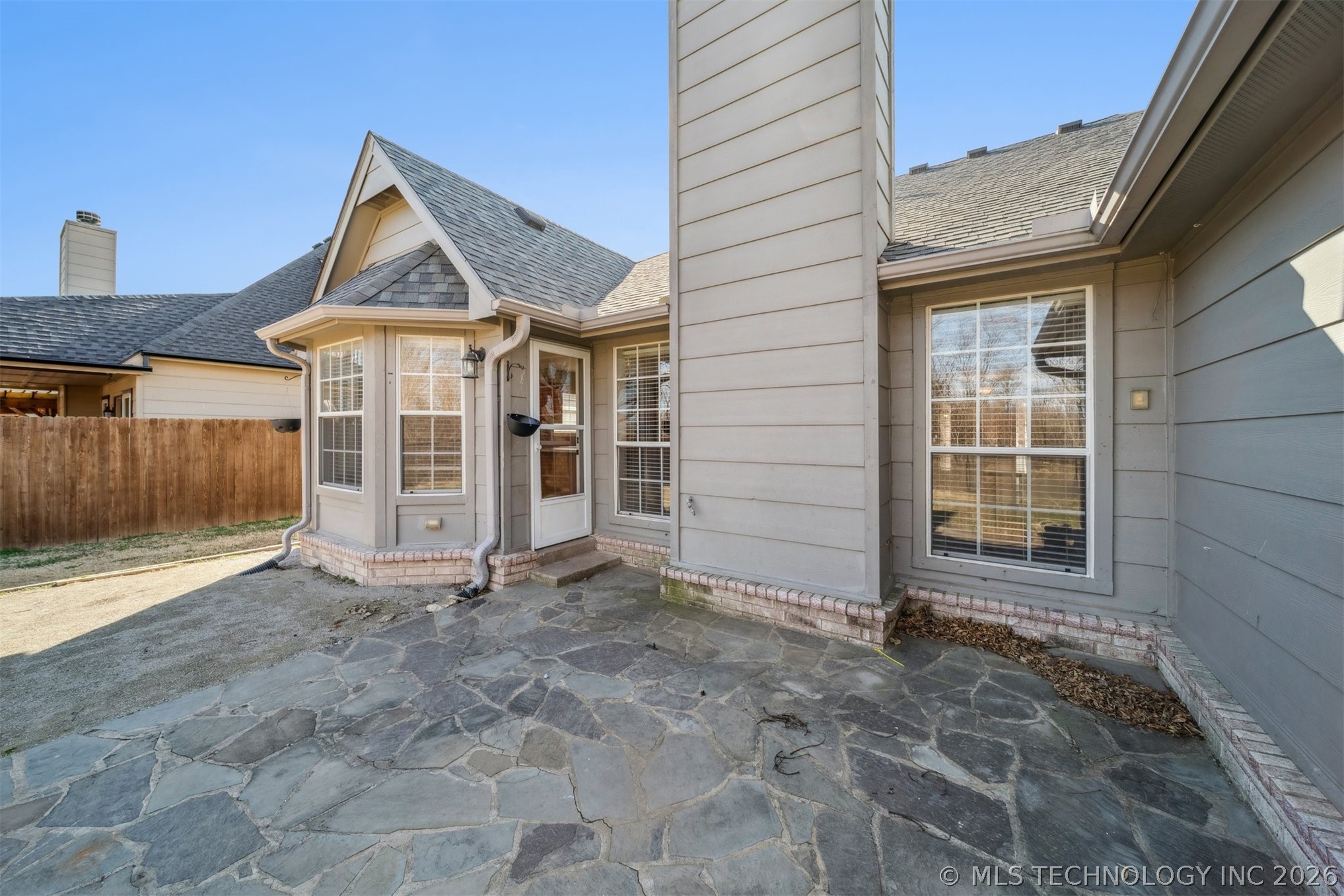 104 E Kansas Street Property Photo 25