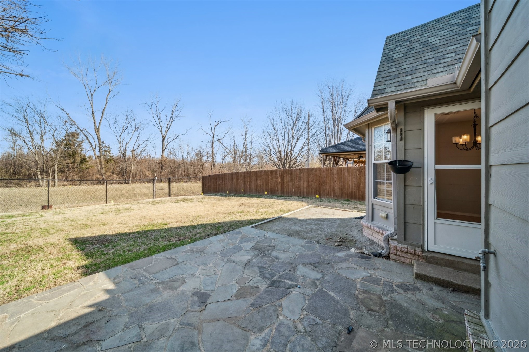 104 E Kansas Street Property Photo 26