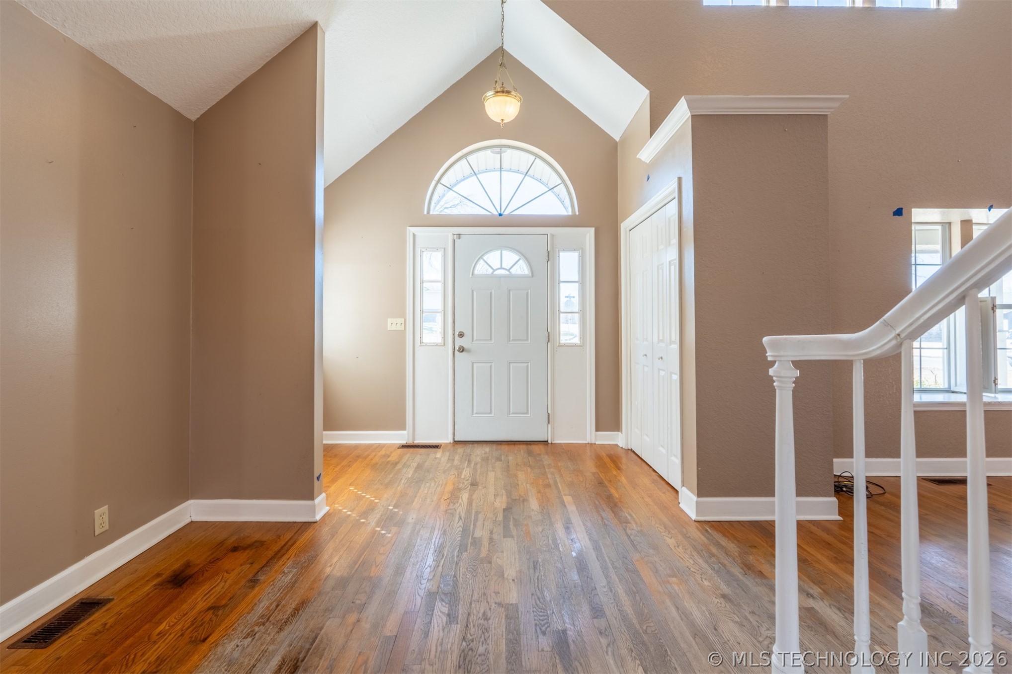 18641 Woodbriar Lane Property Photo 8