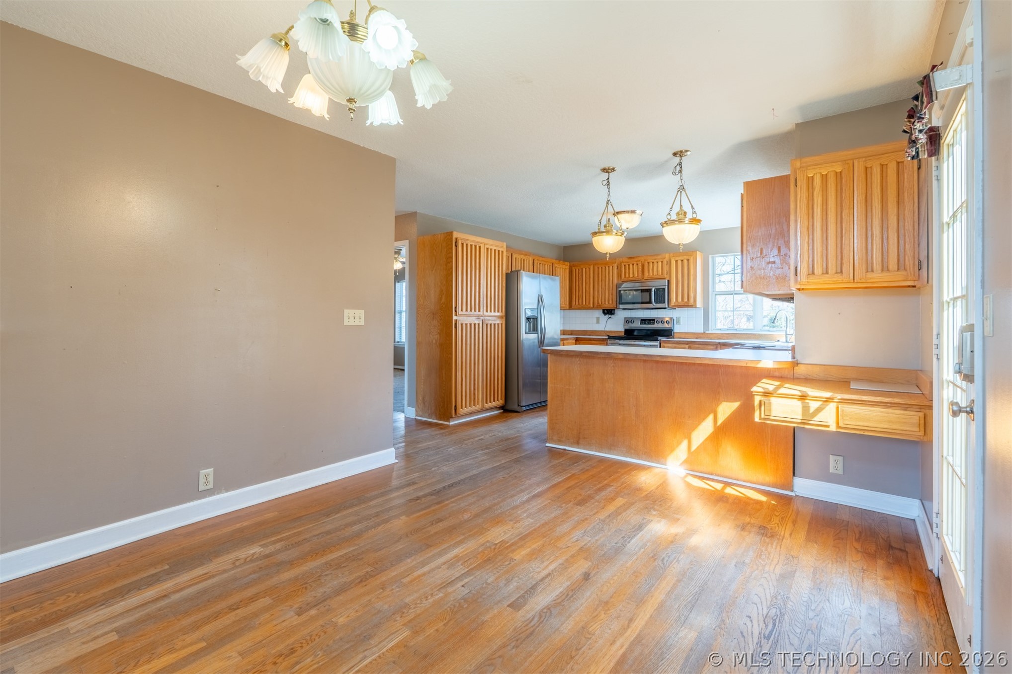 18641 Woodbriar Lane Property Photo 13