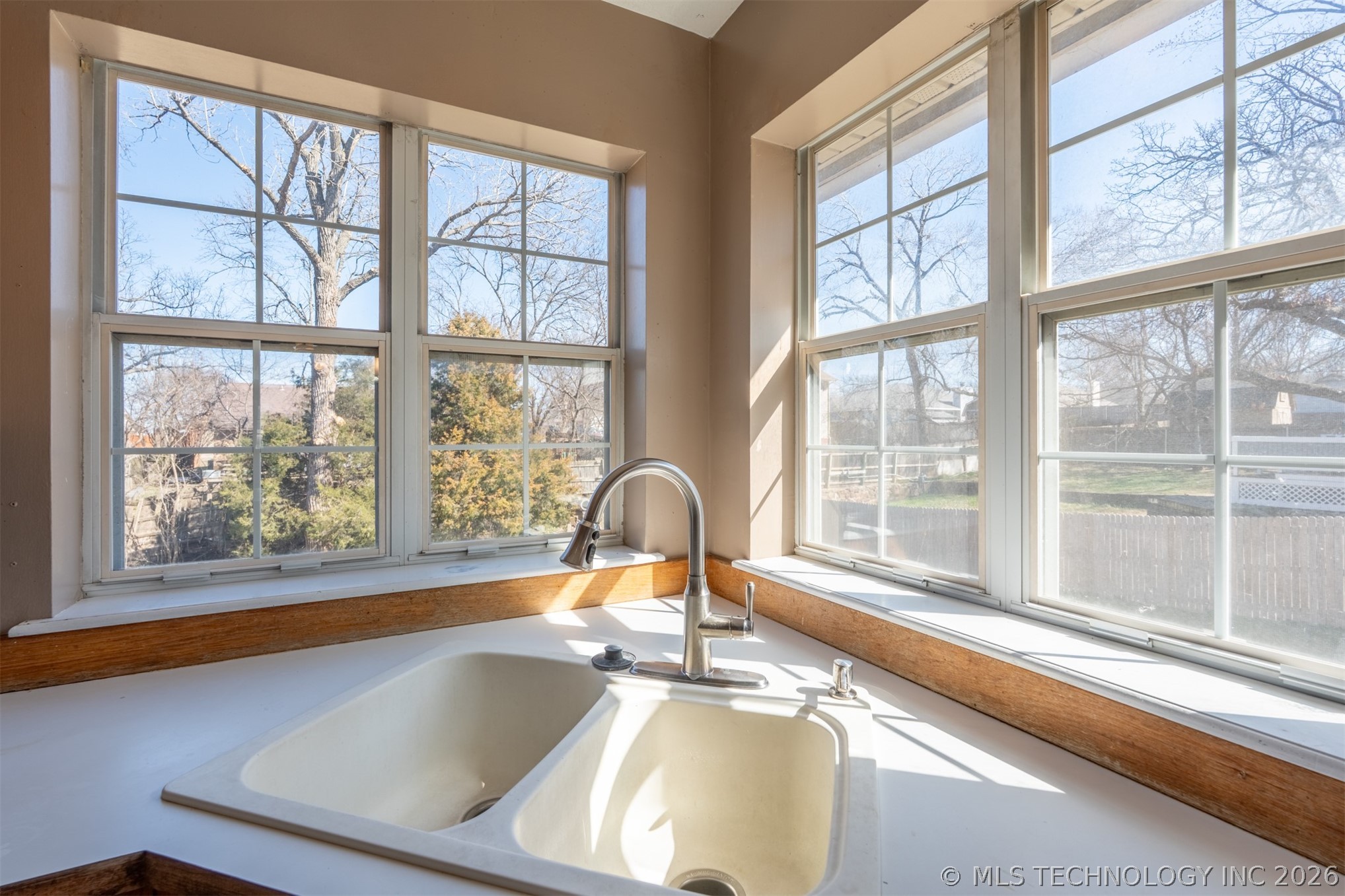 18641 Woodbriar Lane Property Photo 18