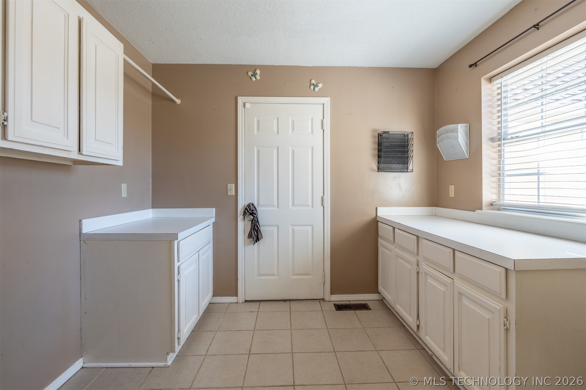 18641 Woodbriar Lane Property Photo 20