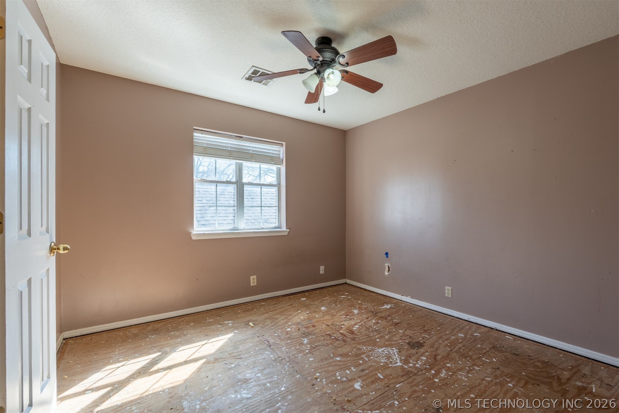 18641 Woodbriar Lane Property Photo 25