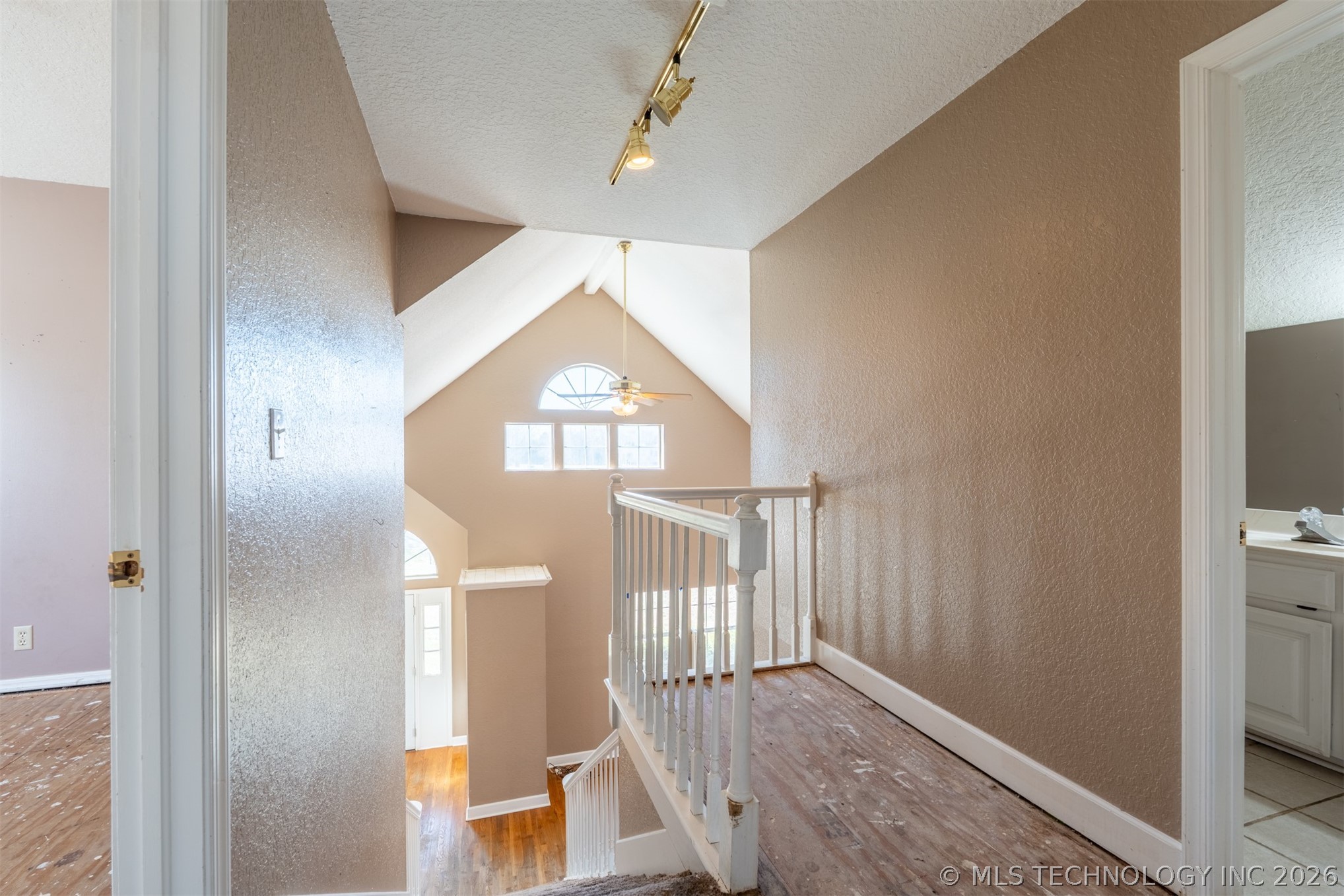 18641 Woodbriar Lane Property Photo 28