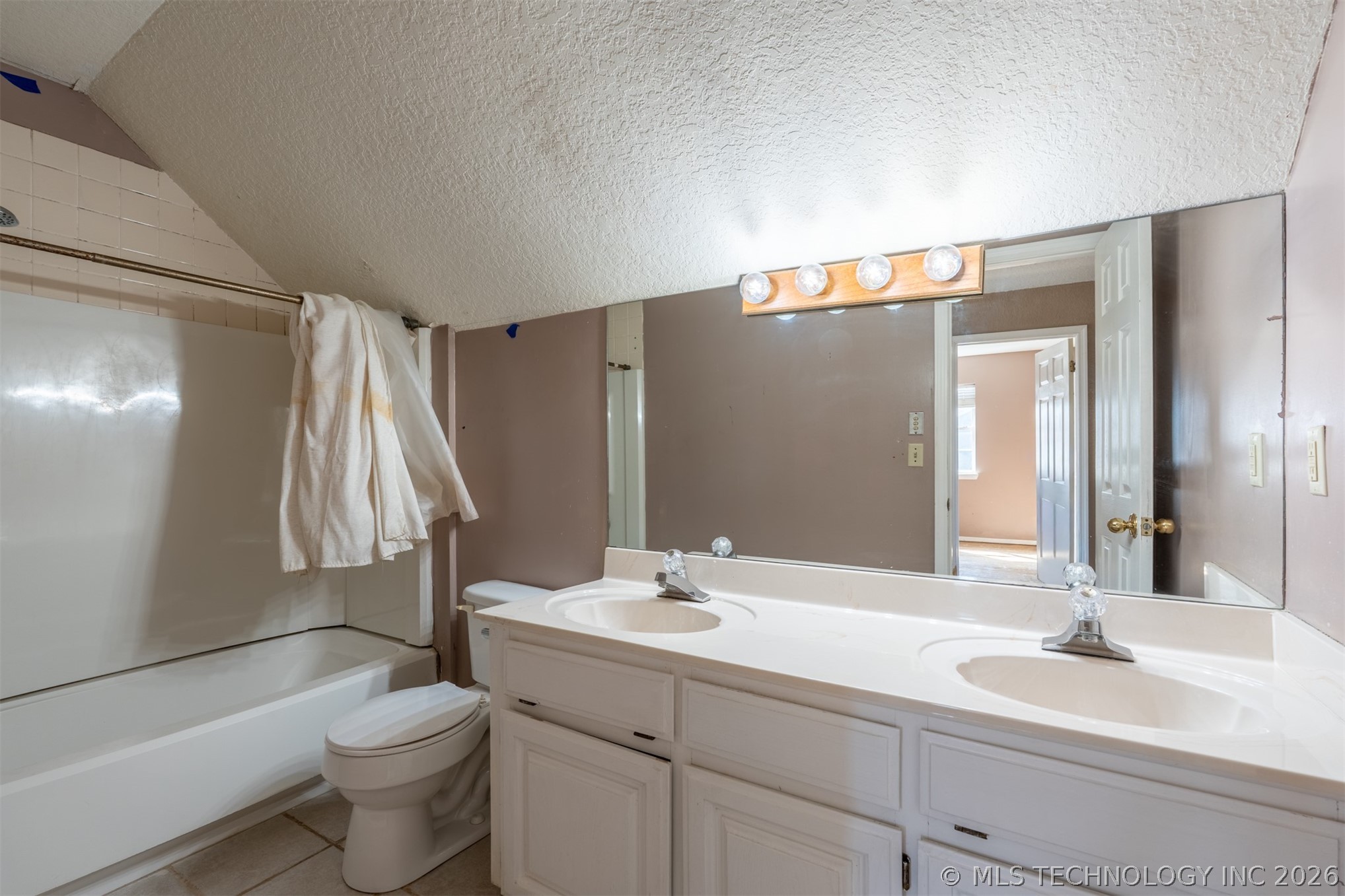 18641 Woodbriar Lane Property Photo 30
