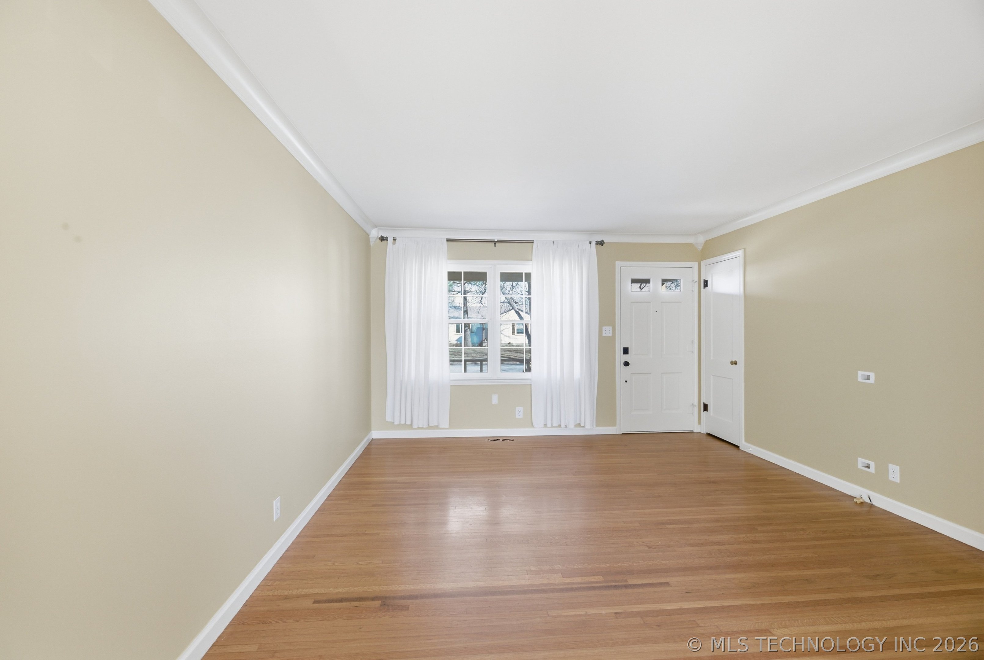 264 E 46th Street Property Photo 7