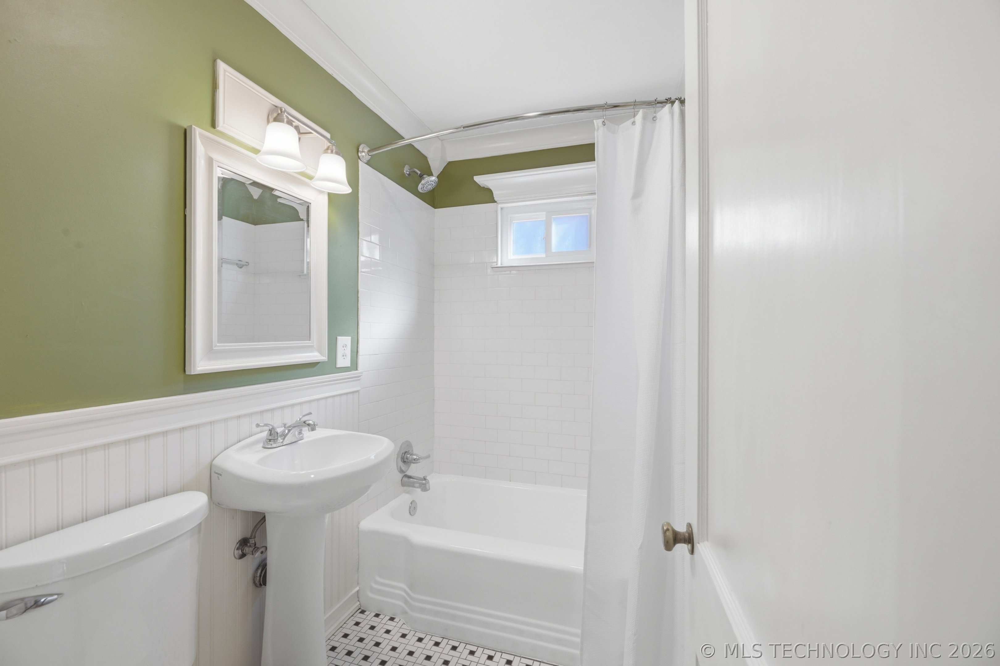 264 E 46th Street Property Photo 18