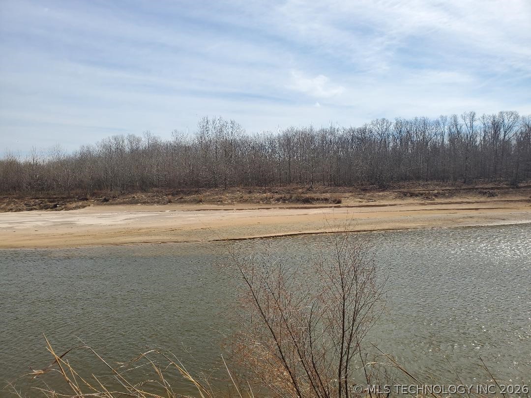 383000 E 1160 Road Property Photo 9