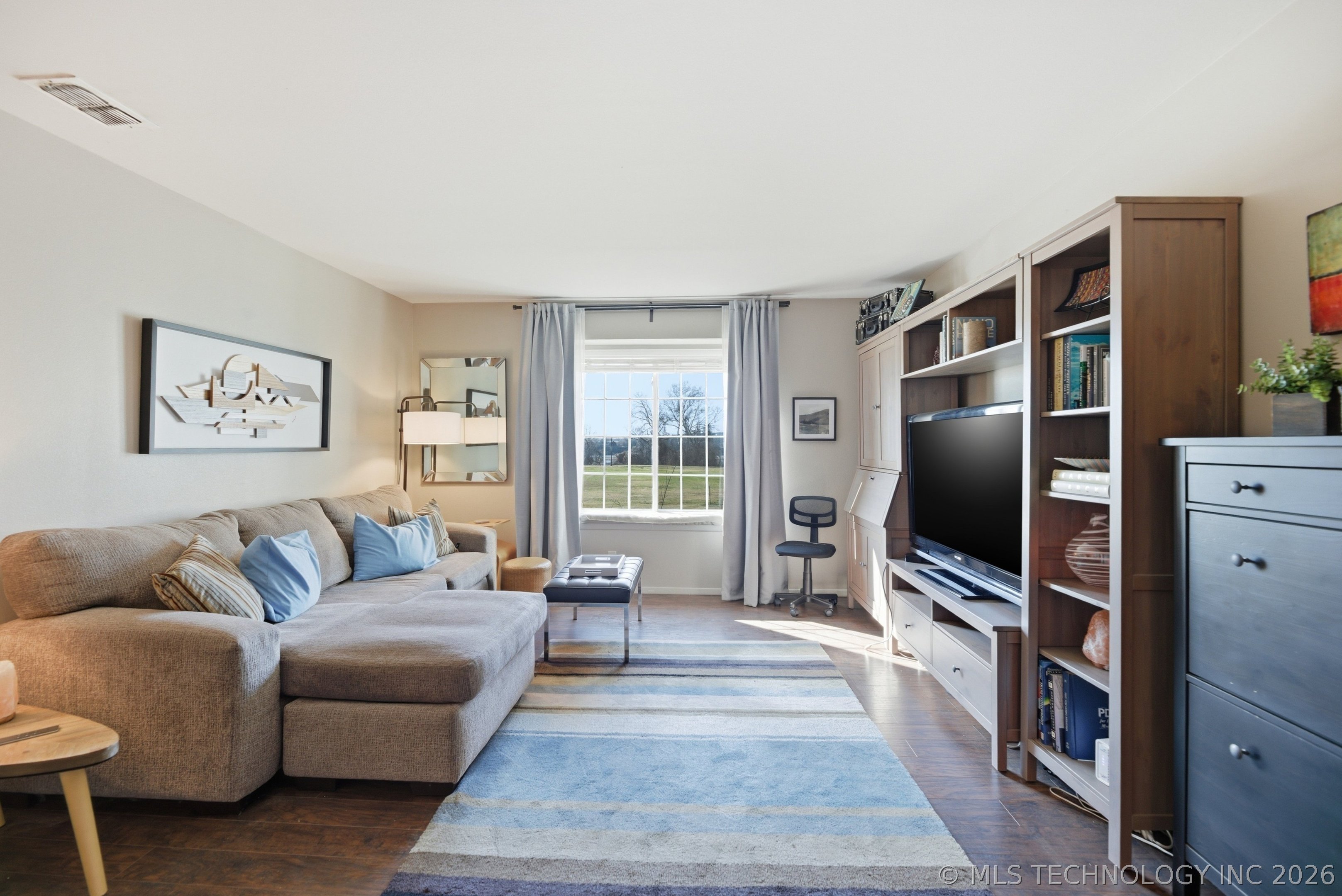 3701 Riverside Drive 6 Property Photo 2