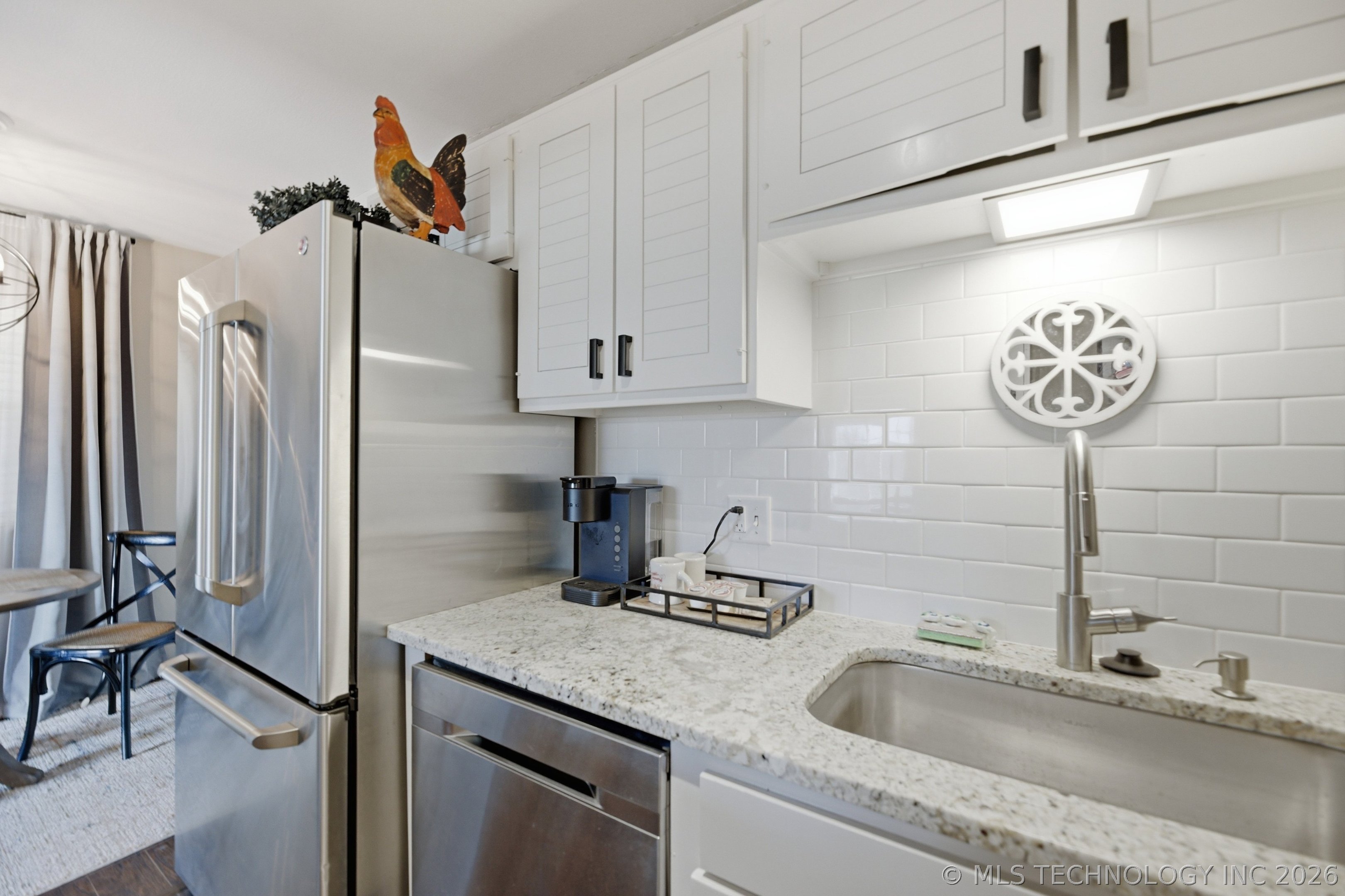 3701 Riverside Drive 6 Property Photo 6