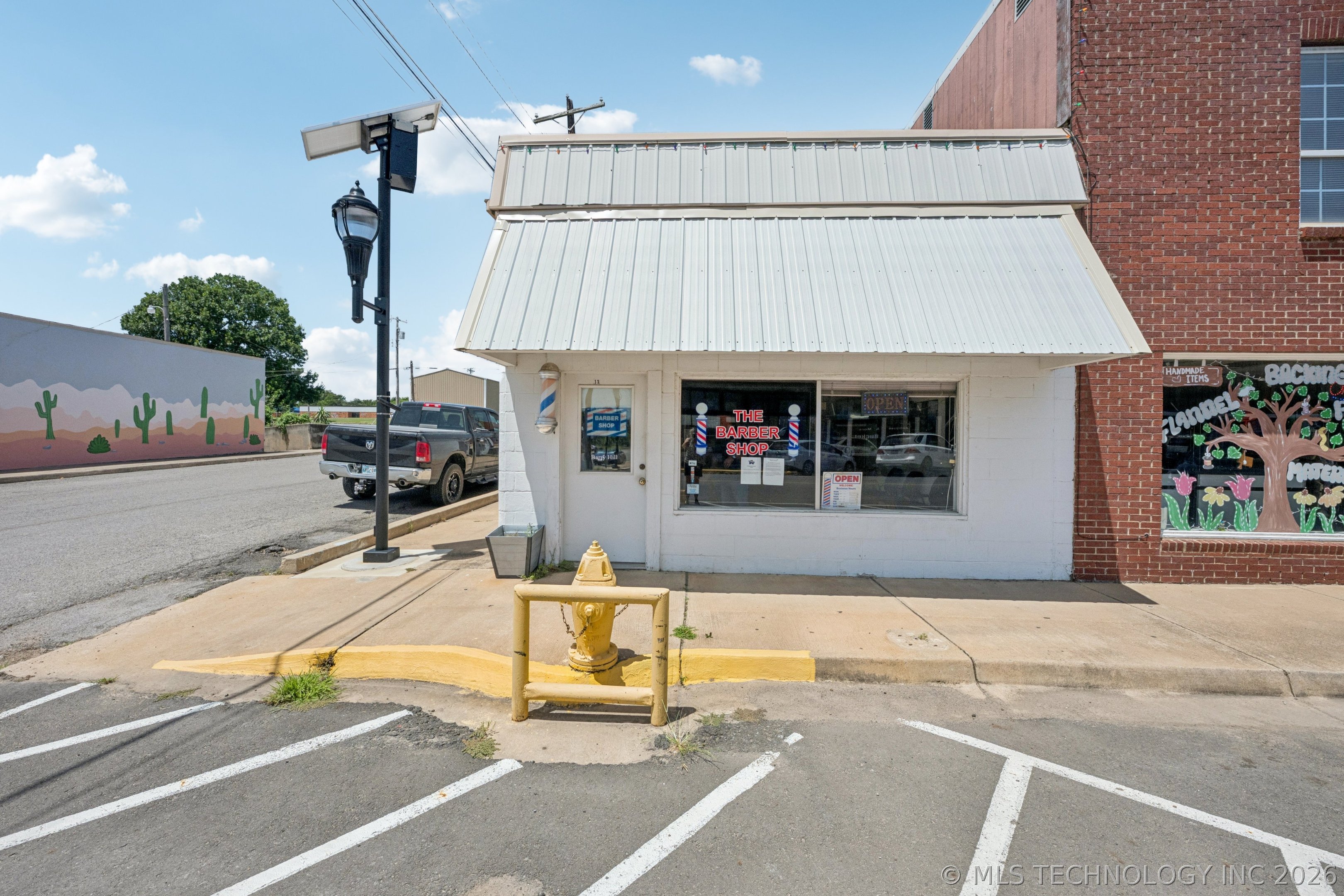 139 S Broadway Street Property Photo 1