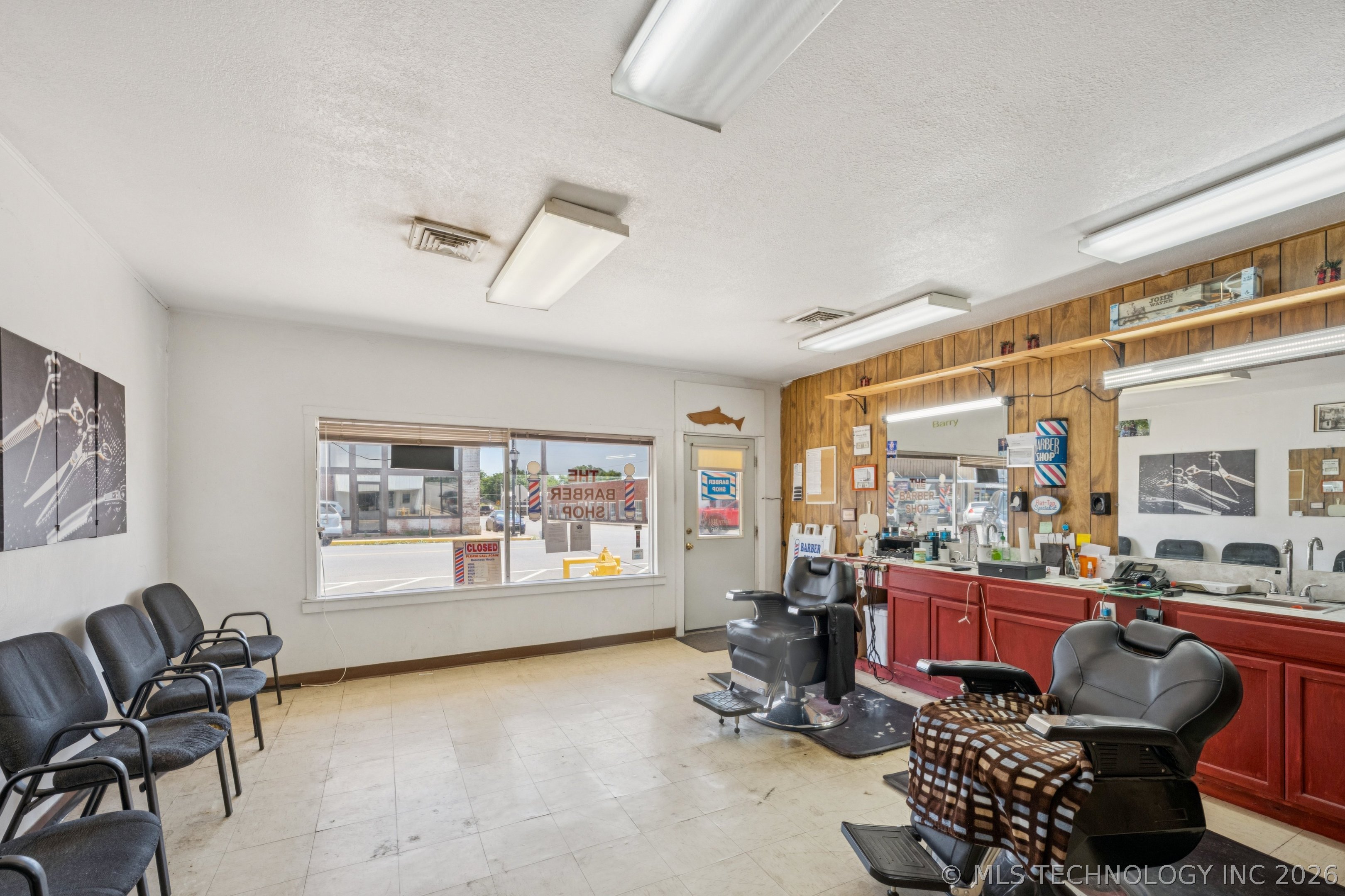 139 S Broadway Street Property Photo 4