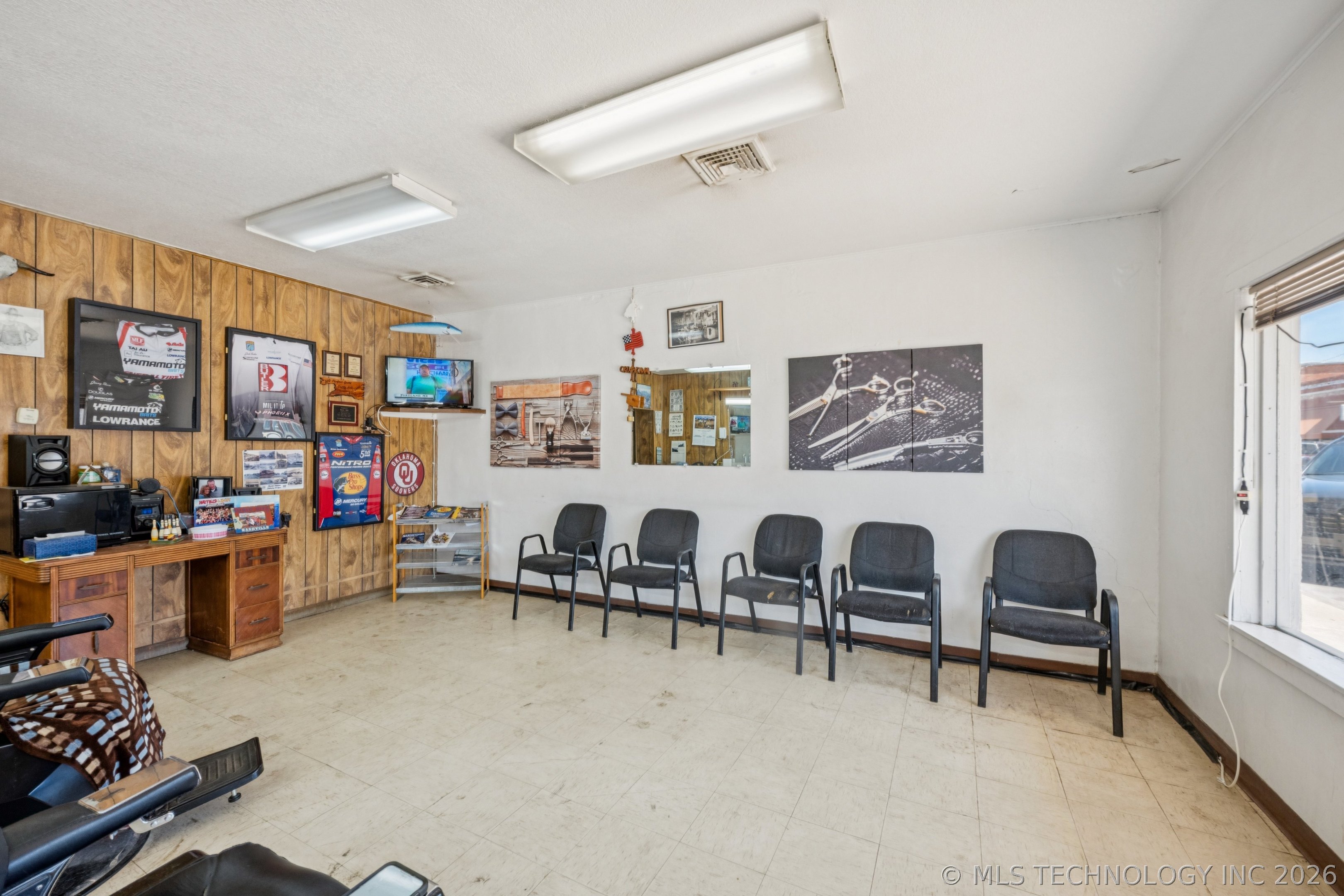 139 S Broadway Street Property Photo 6