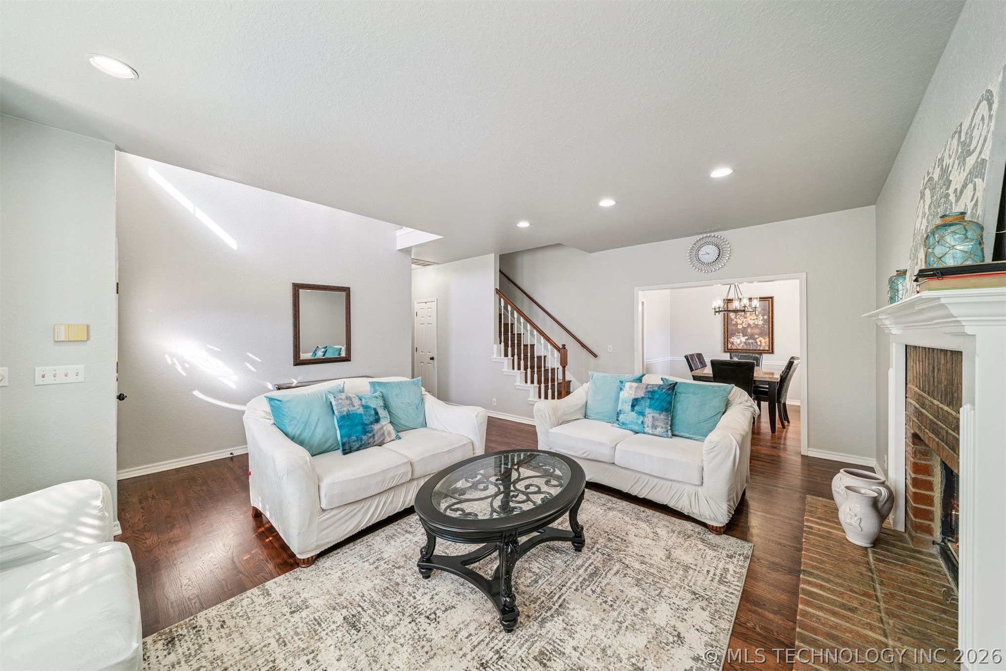 1301 N Willow Avenue Property Photo 2