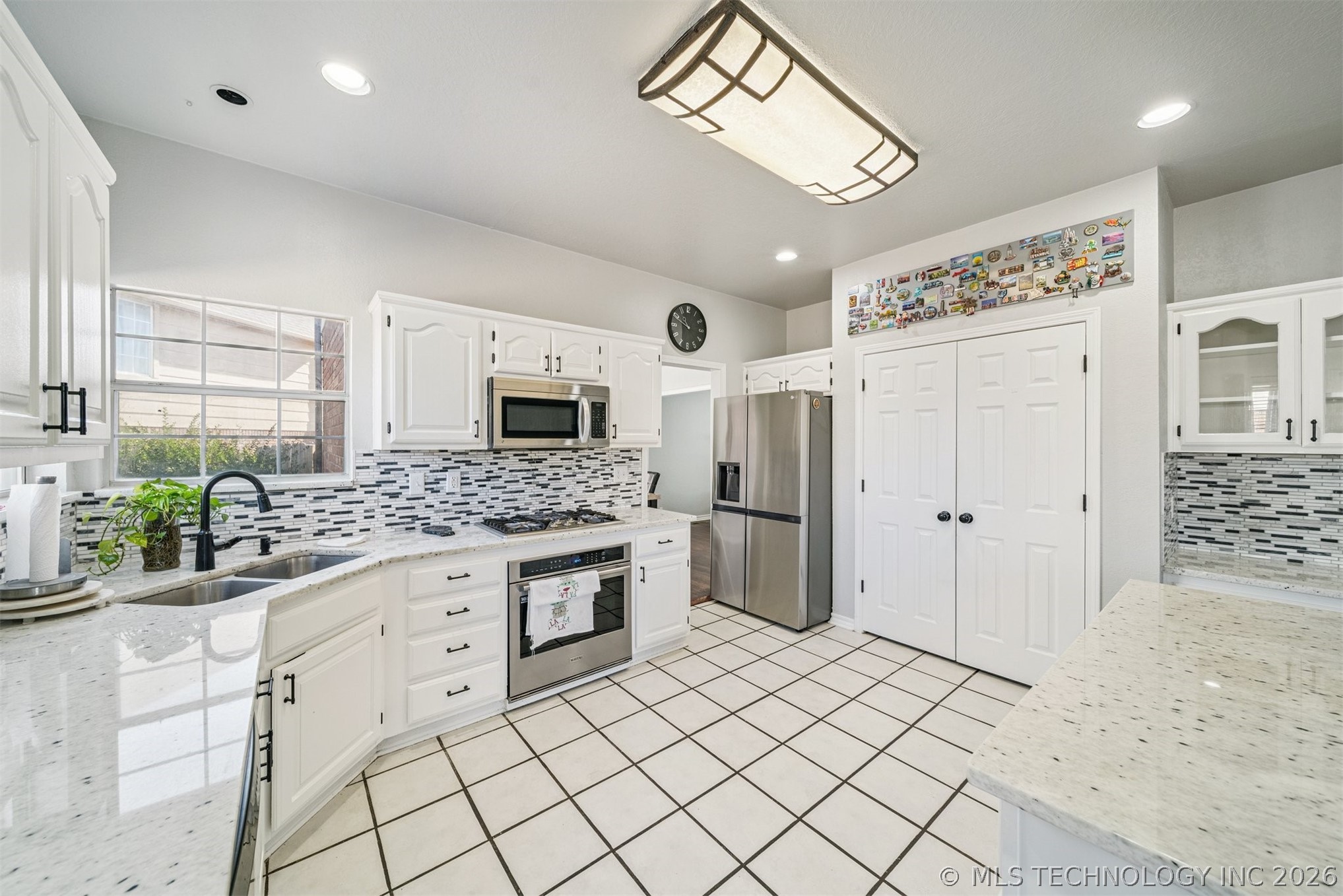 1301 N Willow Avenue Property Photo 3