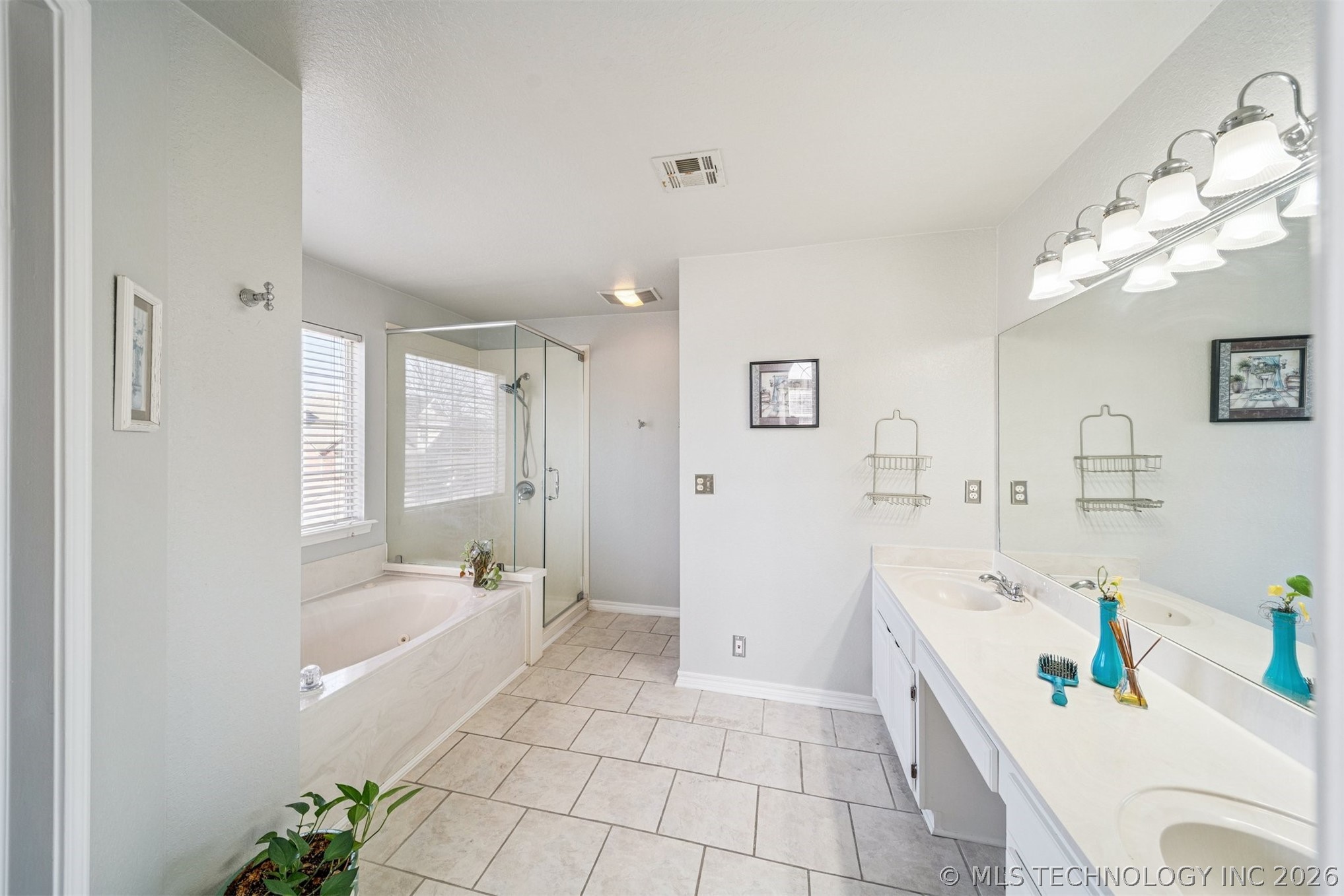 1301 N Willow Avenue Property Photo 4