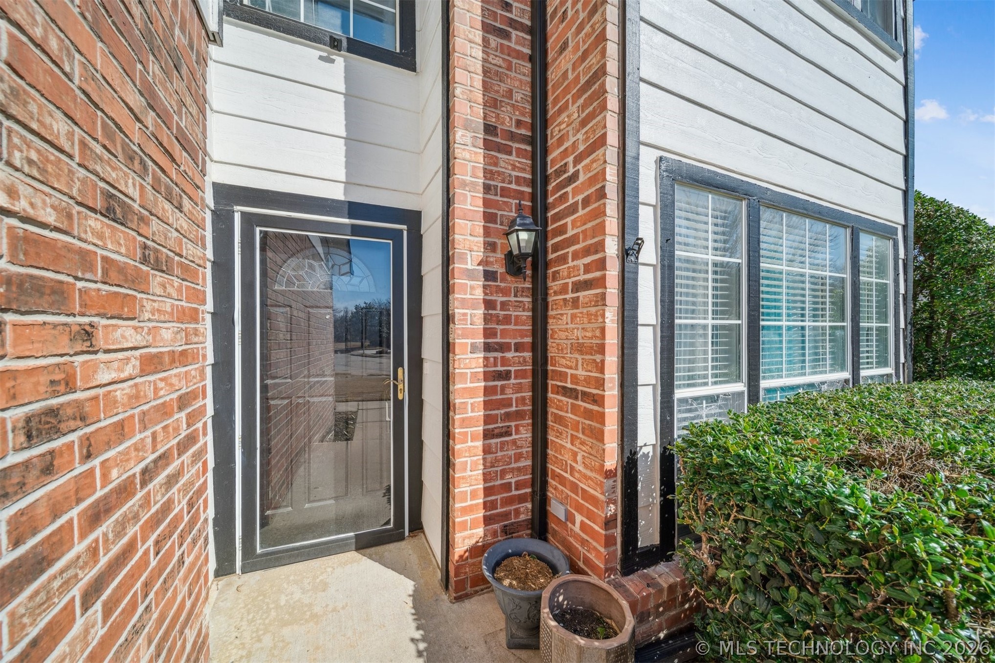 1301 N Willow Avenue Property Photo 7