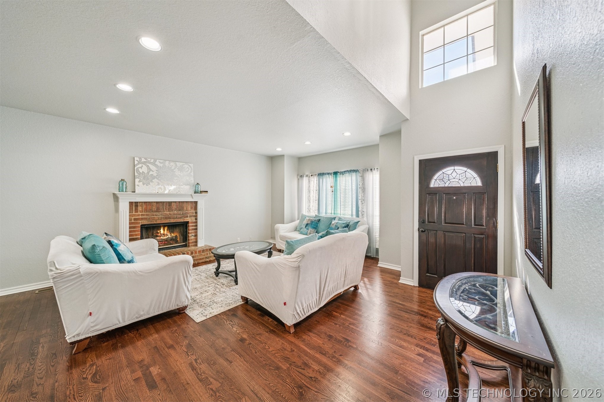 1301 N Willow Avenue Property Photo 8