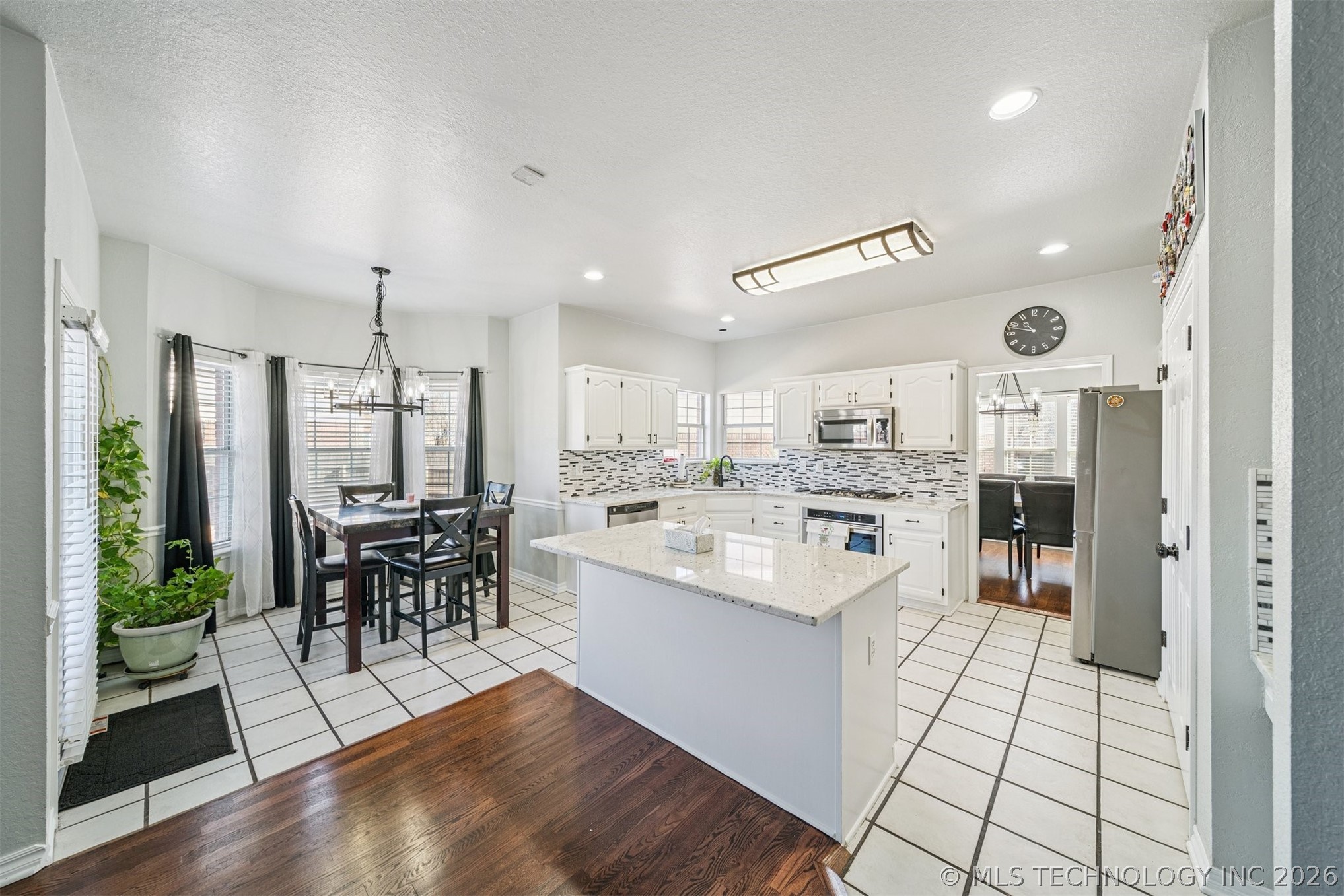 1301 N Willow Avenue Property Photo 12