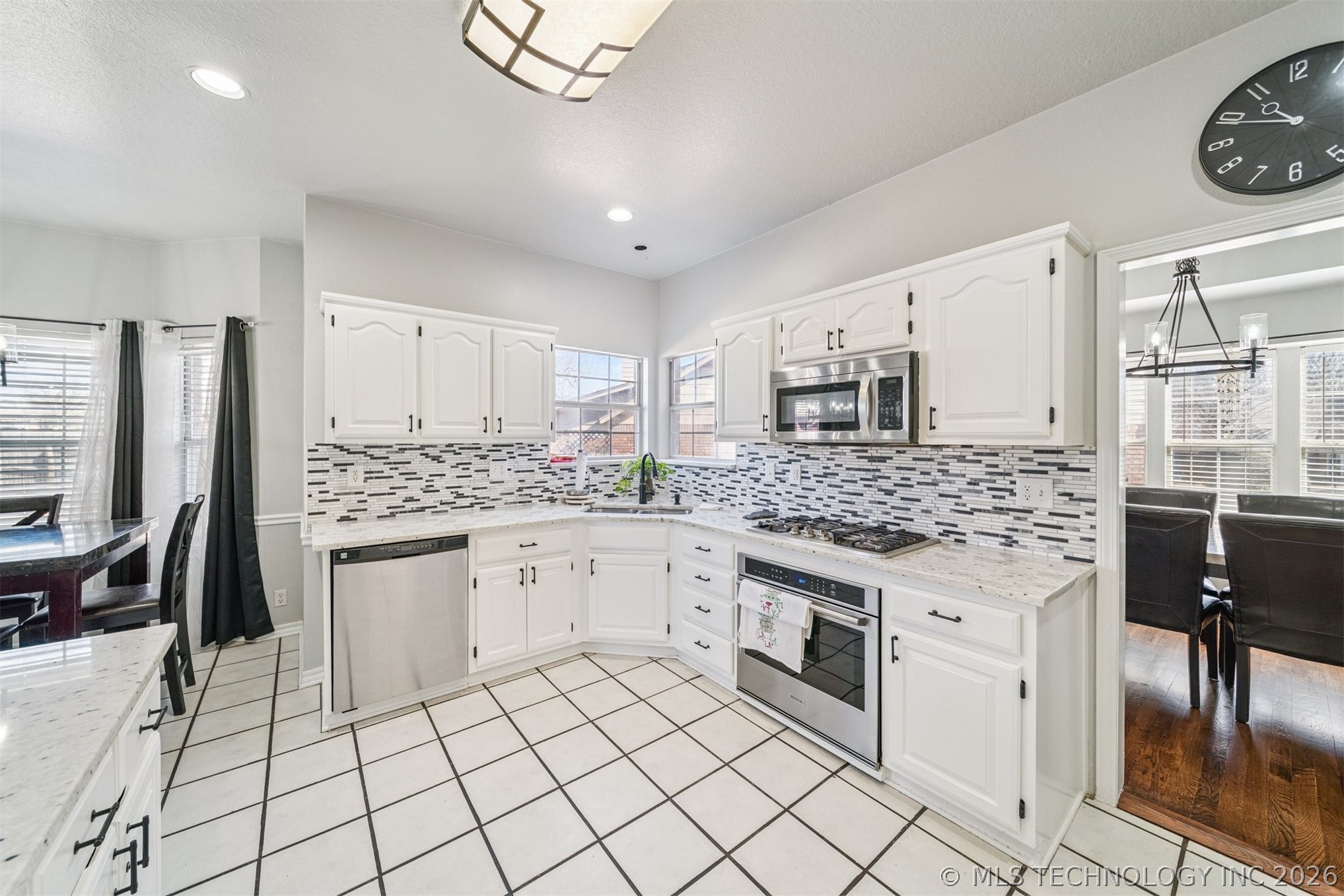 1301 N Willow Avenue Property Photo 13