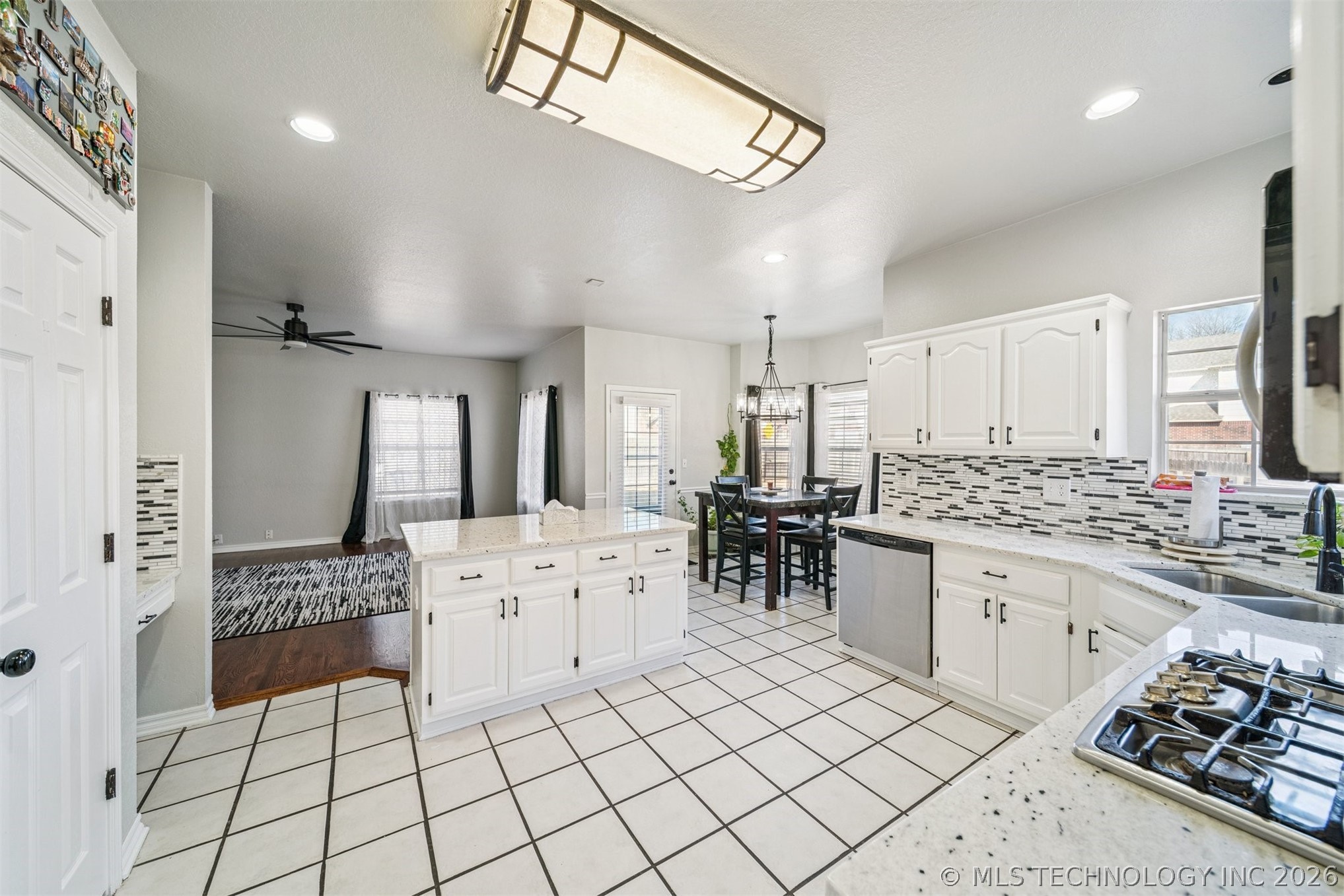 1301 N Willow Avenue Property Photo 14