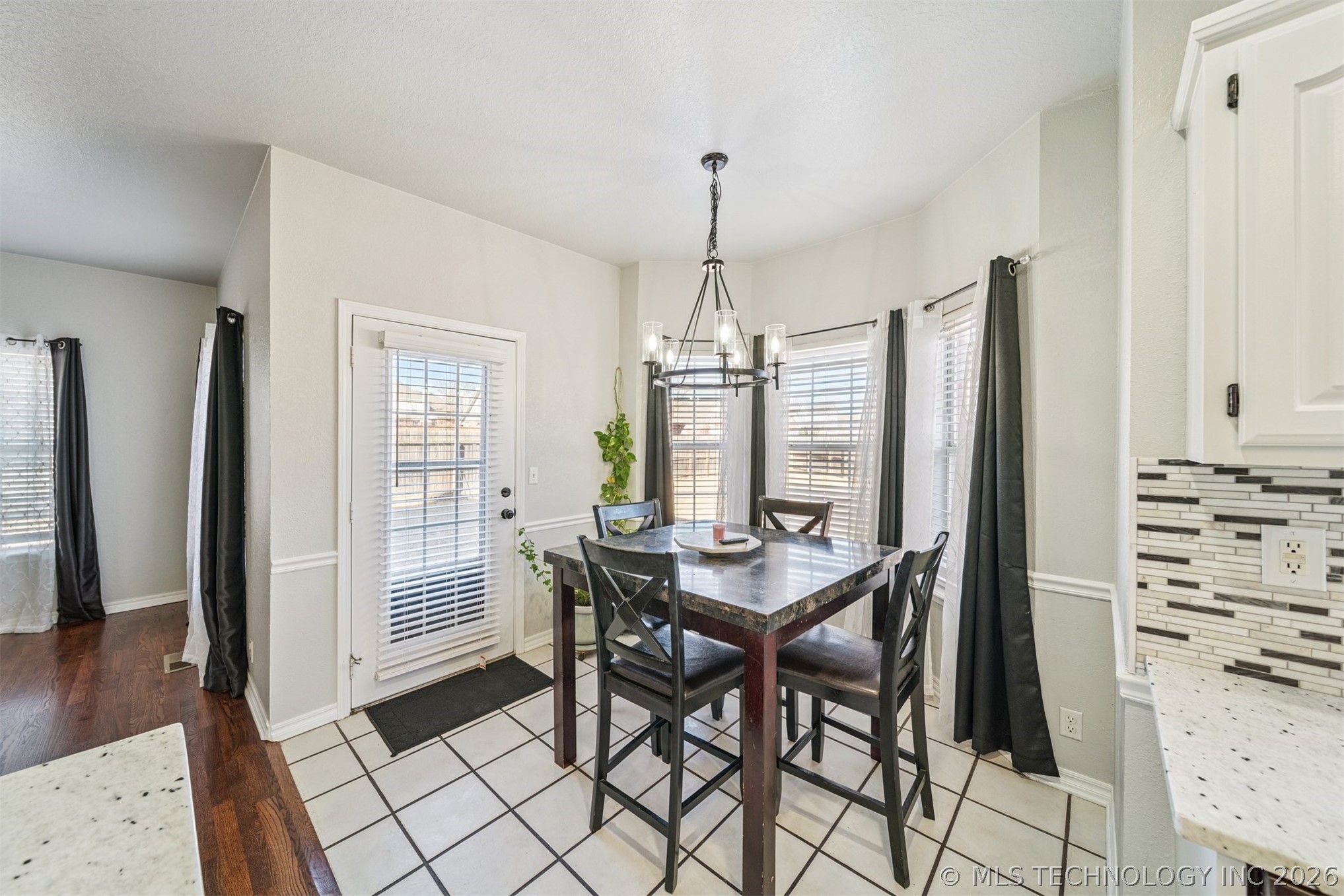 1301 N Willow Avenue Property Photo 15