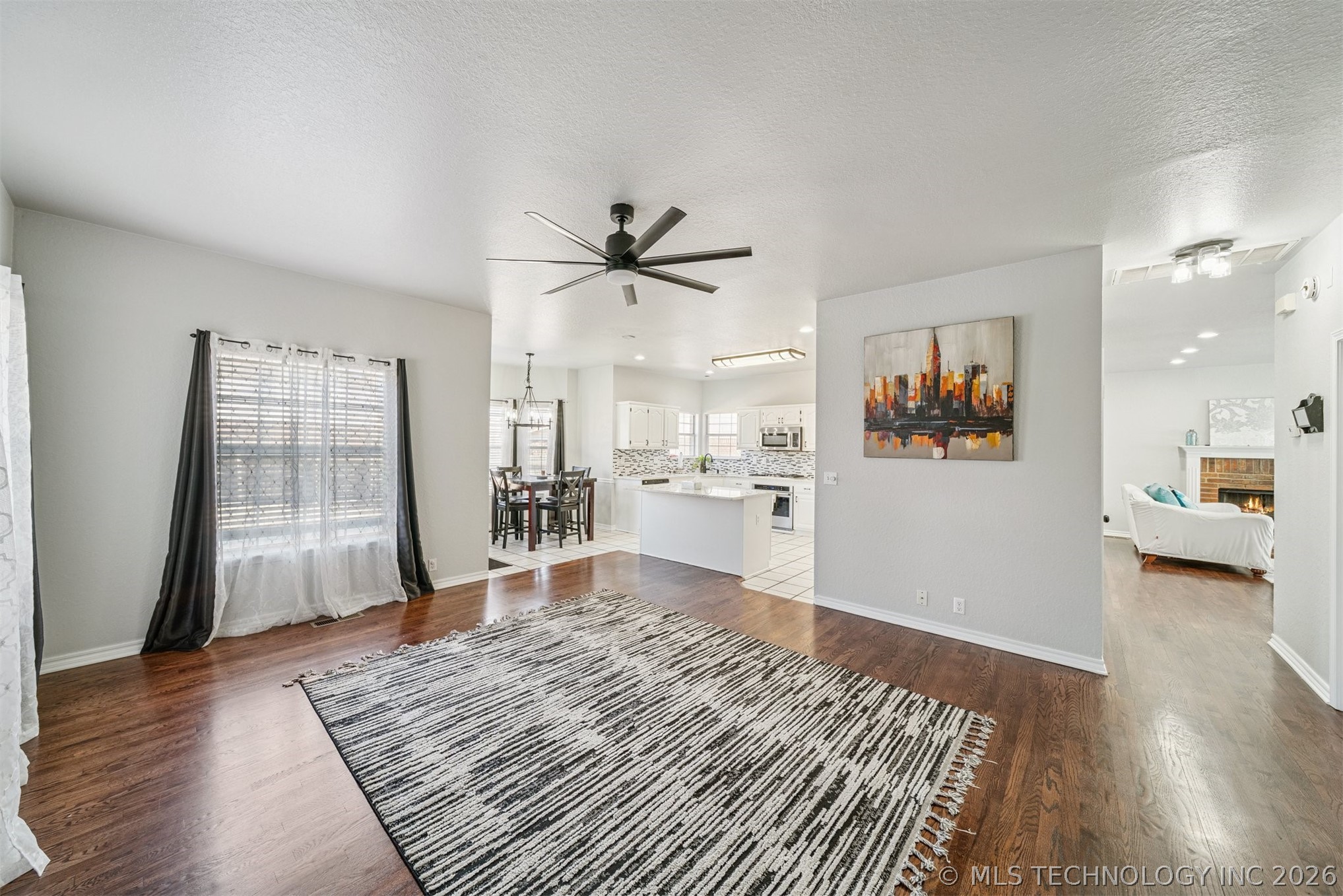 1301 N Willow Avenue Property Photo 18