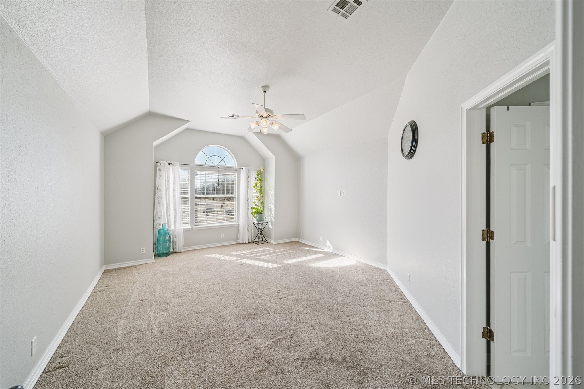 1301 N Willow Avenue Property Photo 24