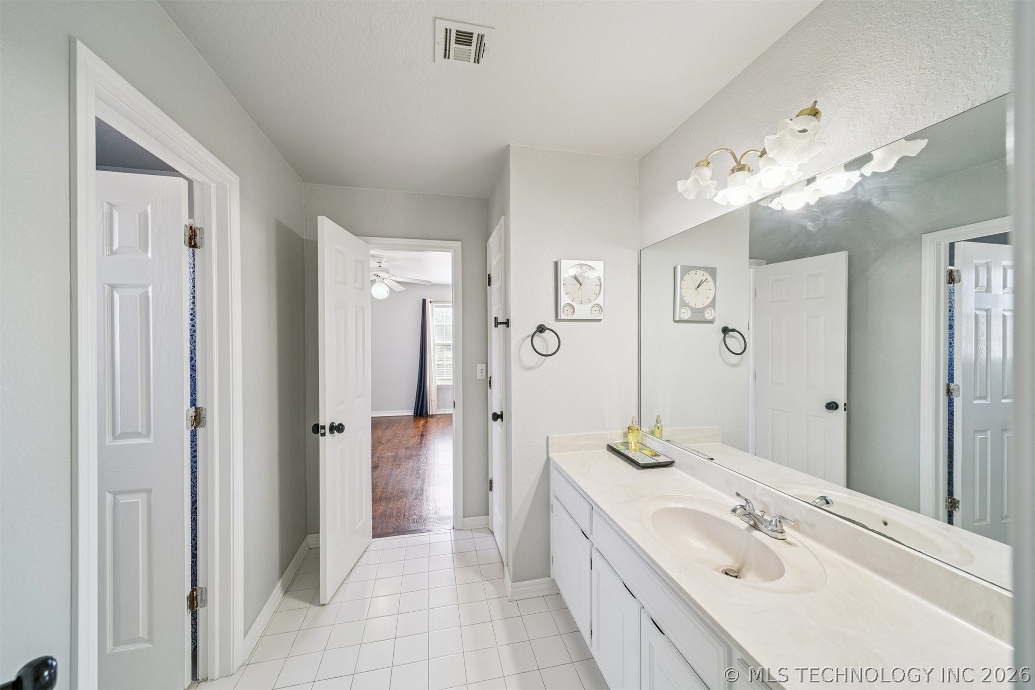 1301 N Willow Avenue Property Photo 32