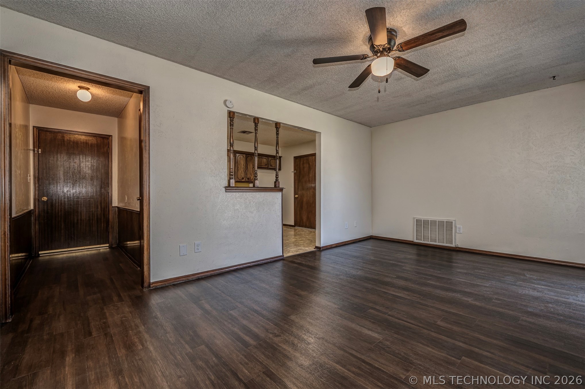904 W 24th Street Property Photo 6