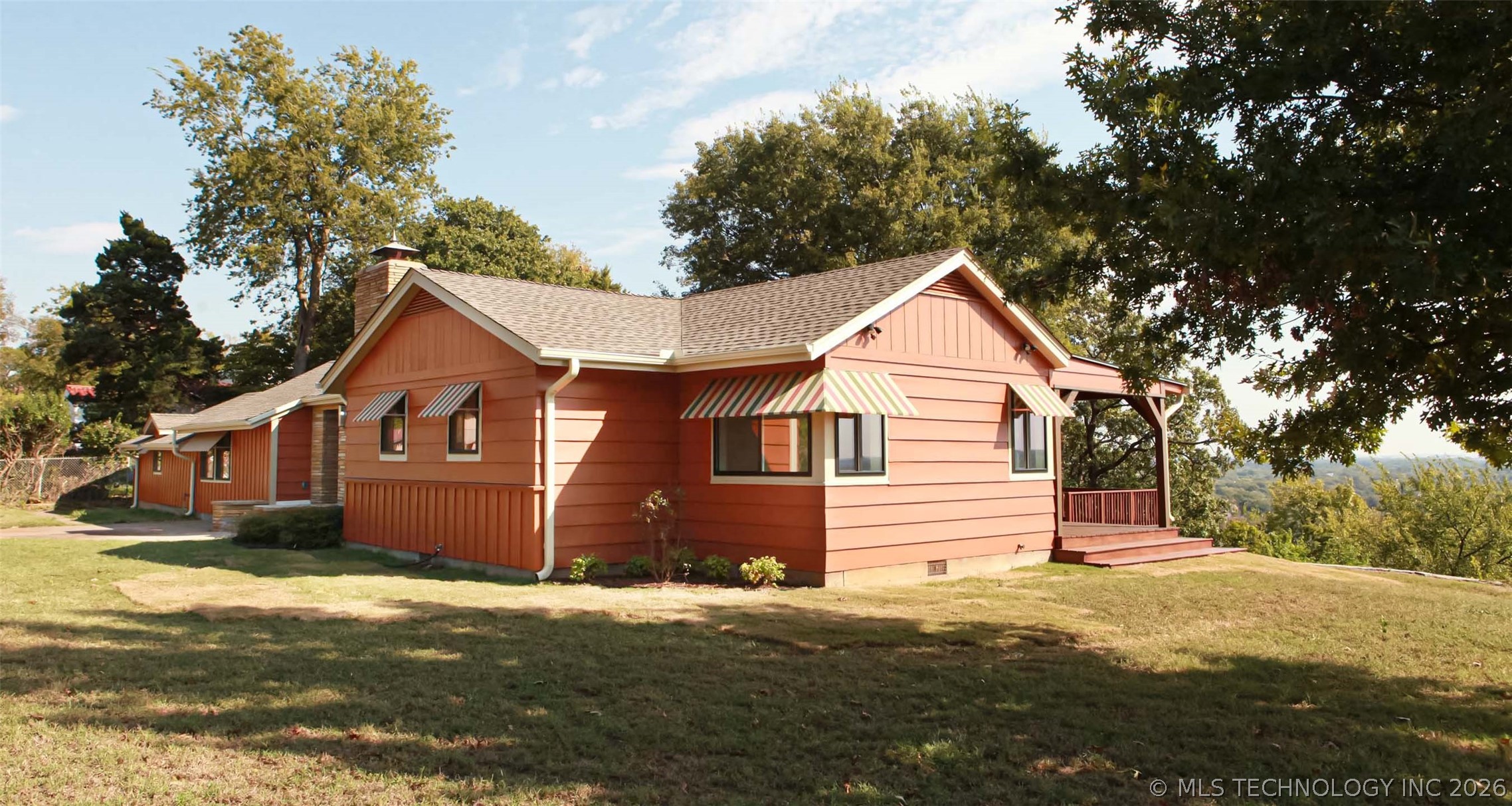2211 N Denver Place Property Photo 3