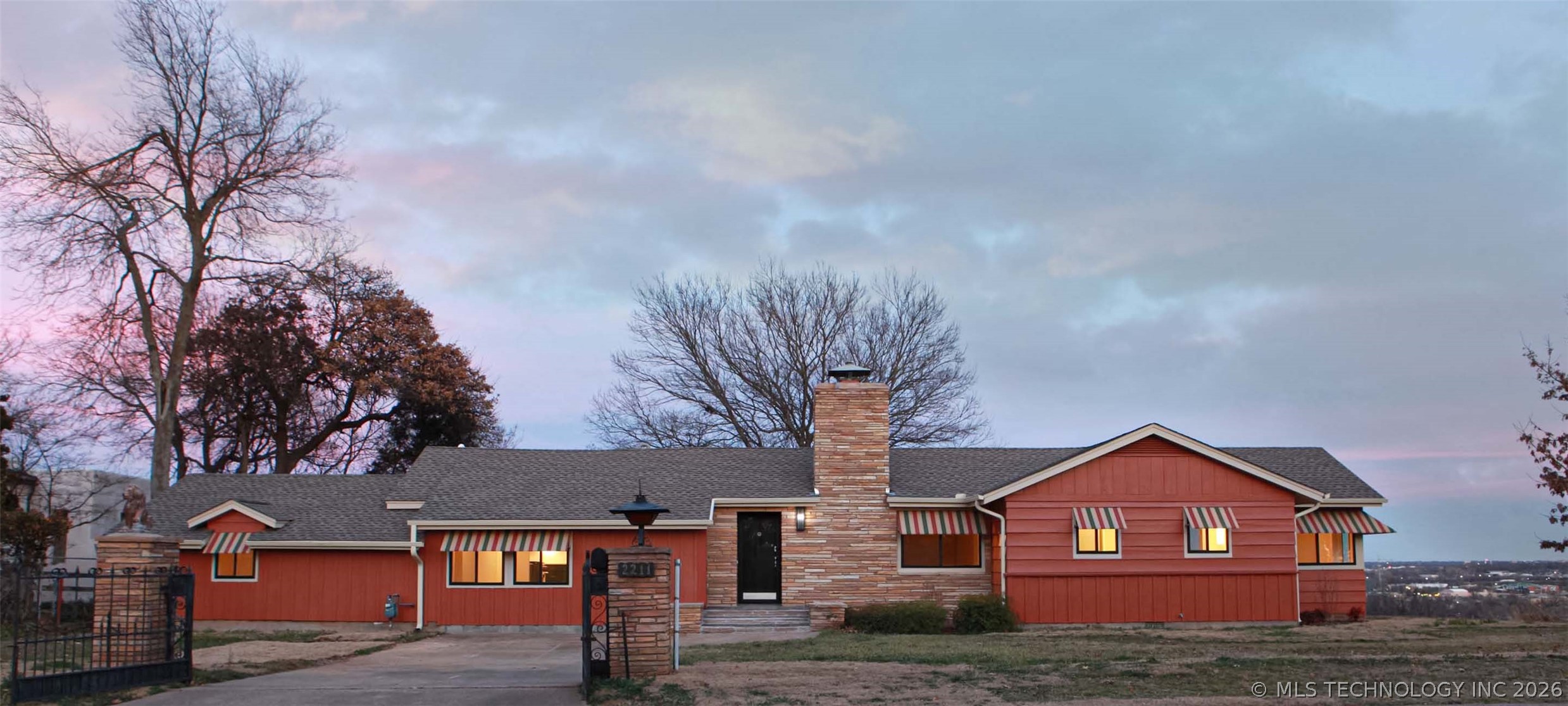 2211 N Denver Place Property Photo 46