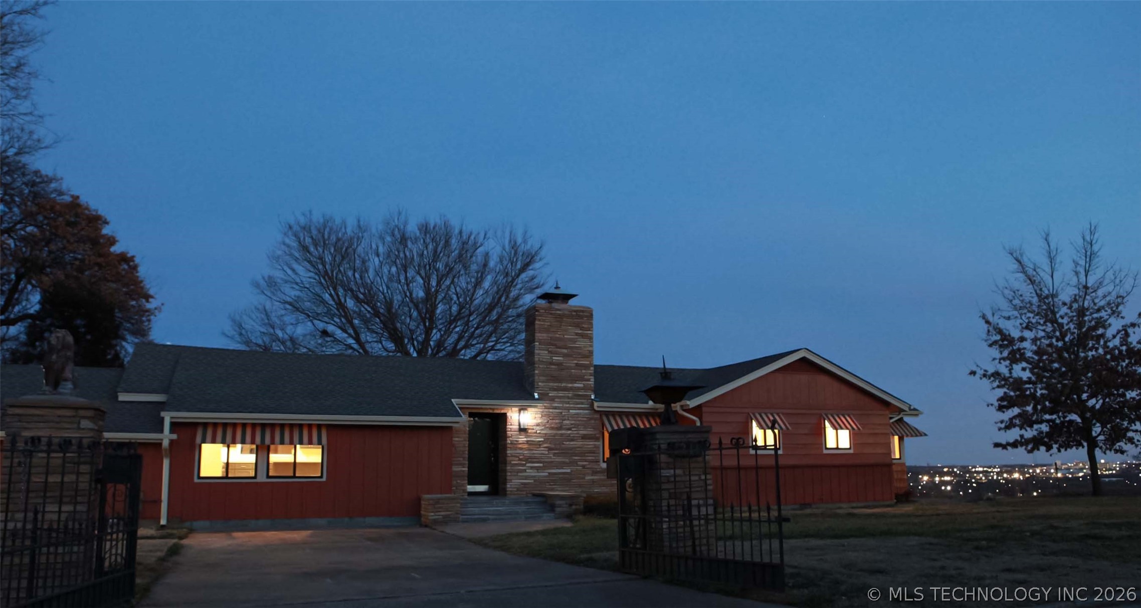 2211 N Denver Place Property Photo 60