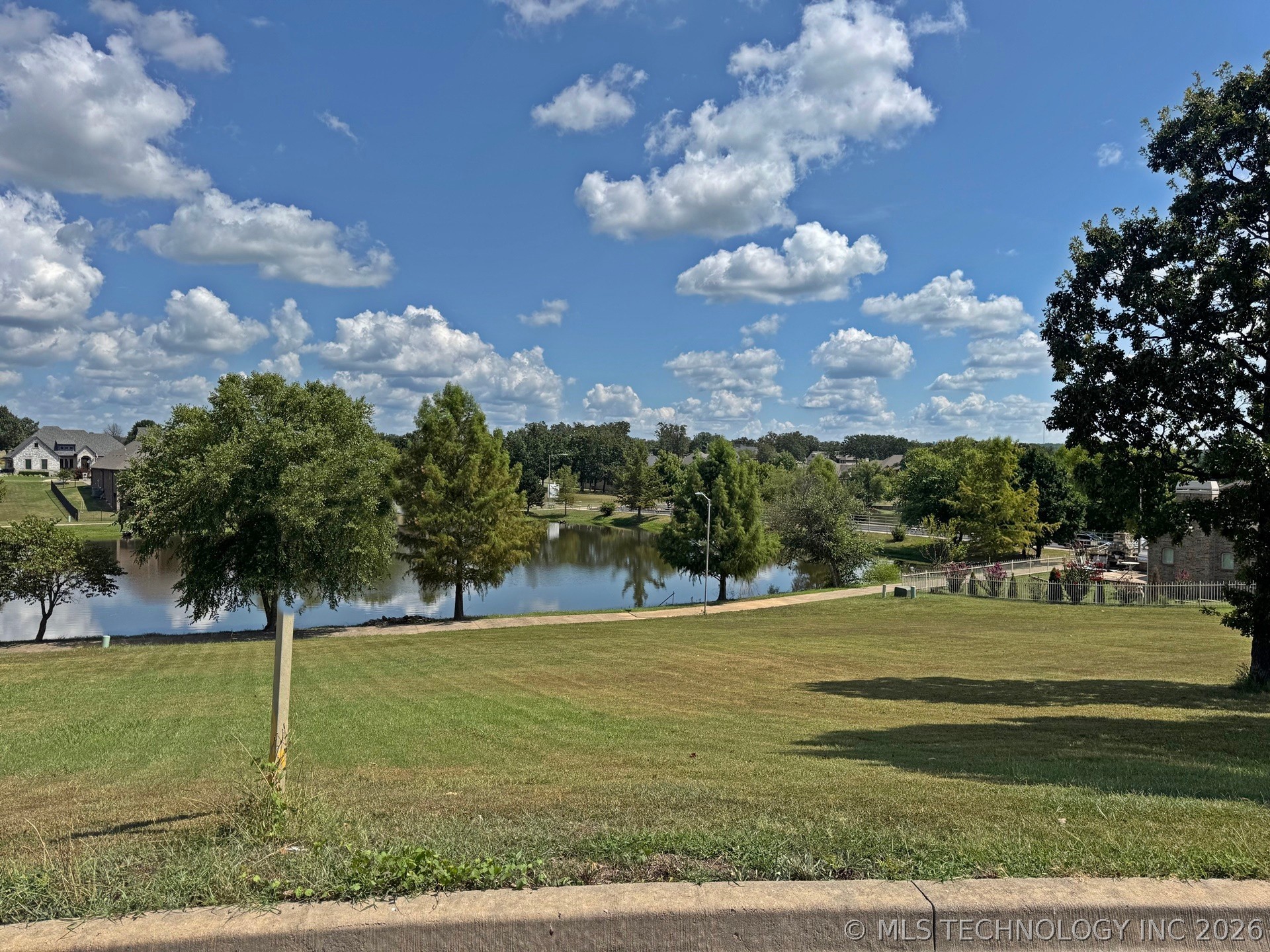 780 W Southlake Drive Property Photo 13