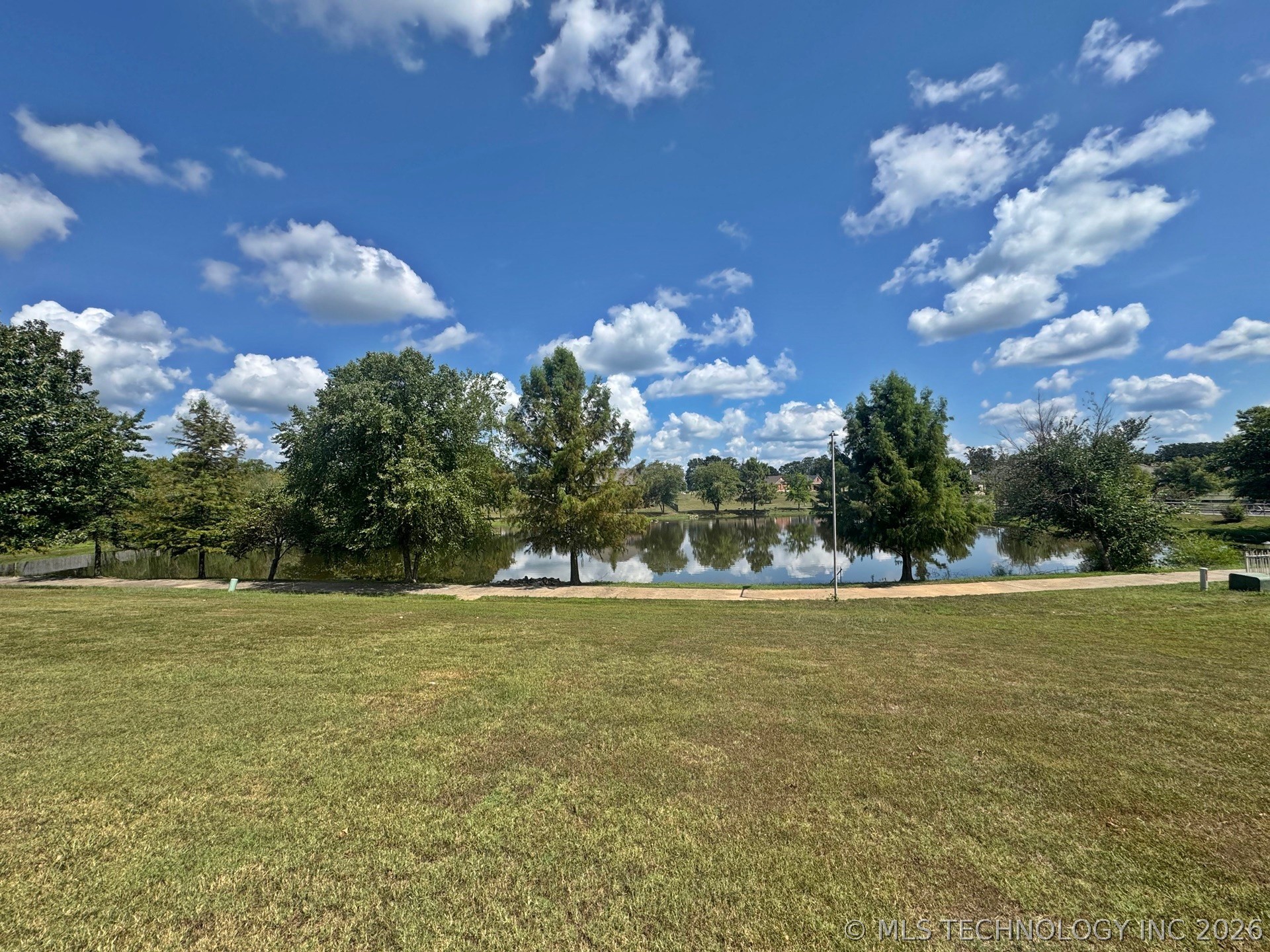 780 W Southlake Drive Property Photo 15