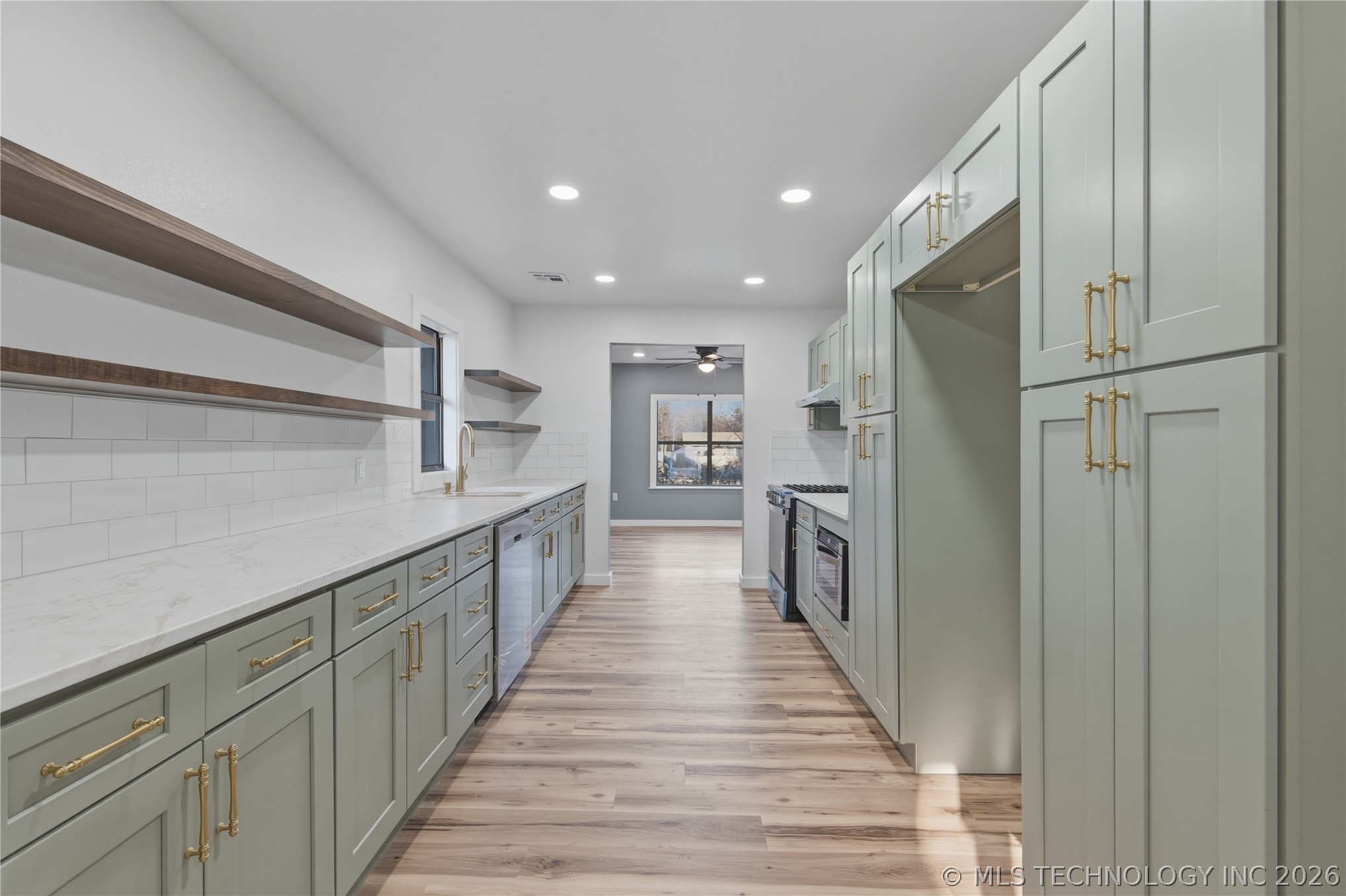 2004 Denison Street Property Photo 18