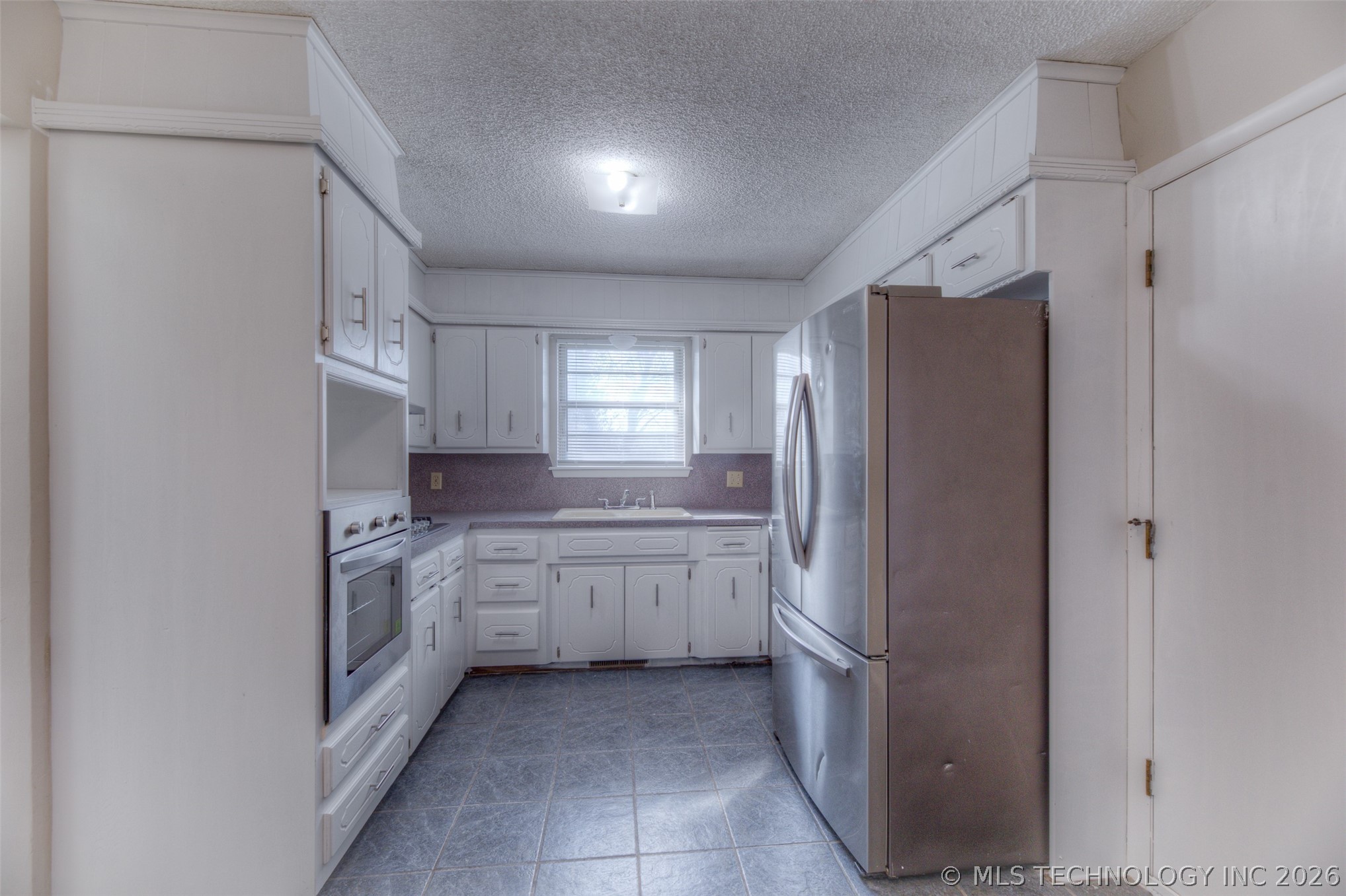 404 E 18th Street Property Photo 4