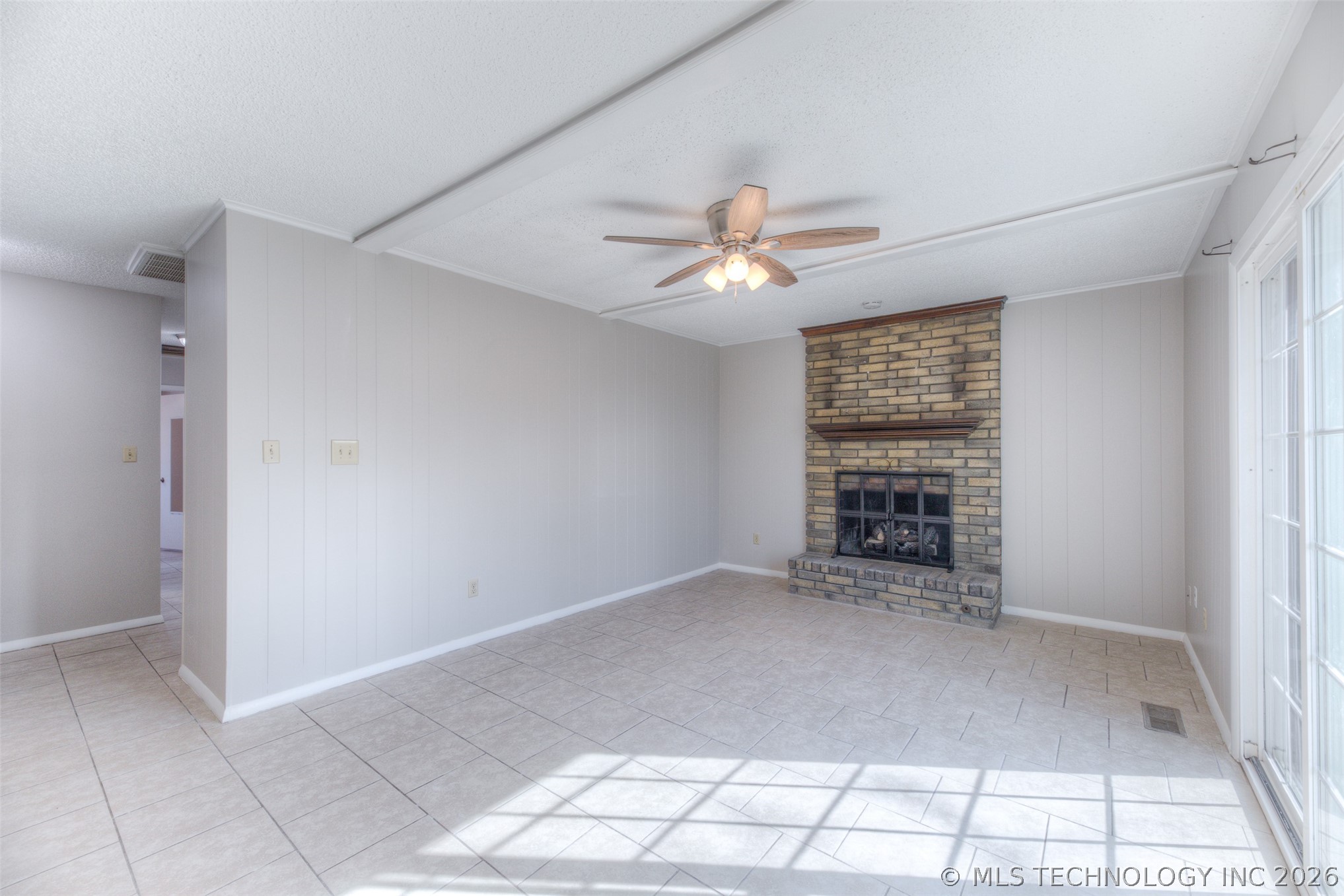 404 E 18th Street Property Photo 12