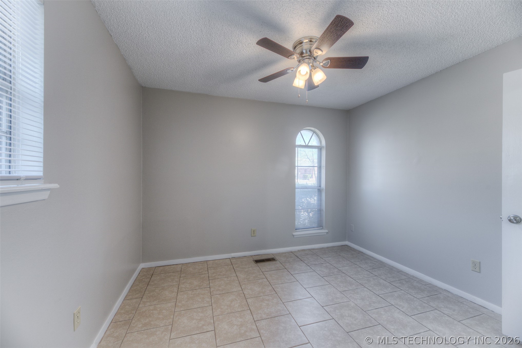 404 E 18th Street Property Photo 13