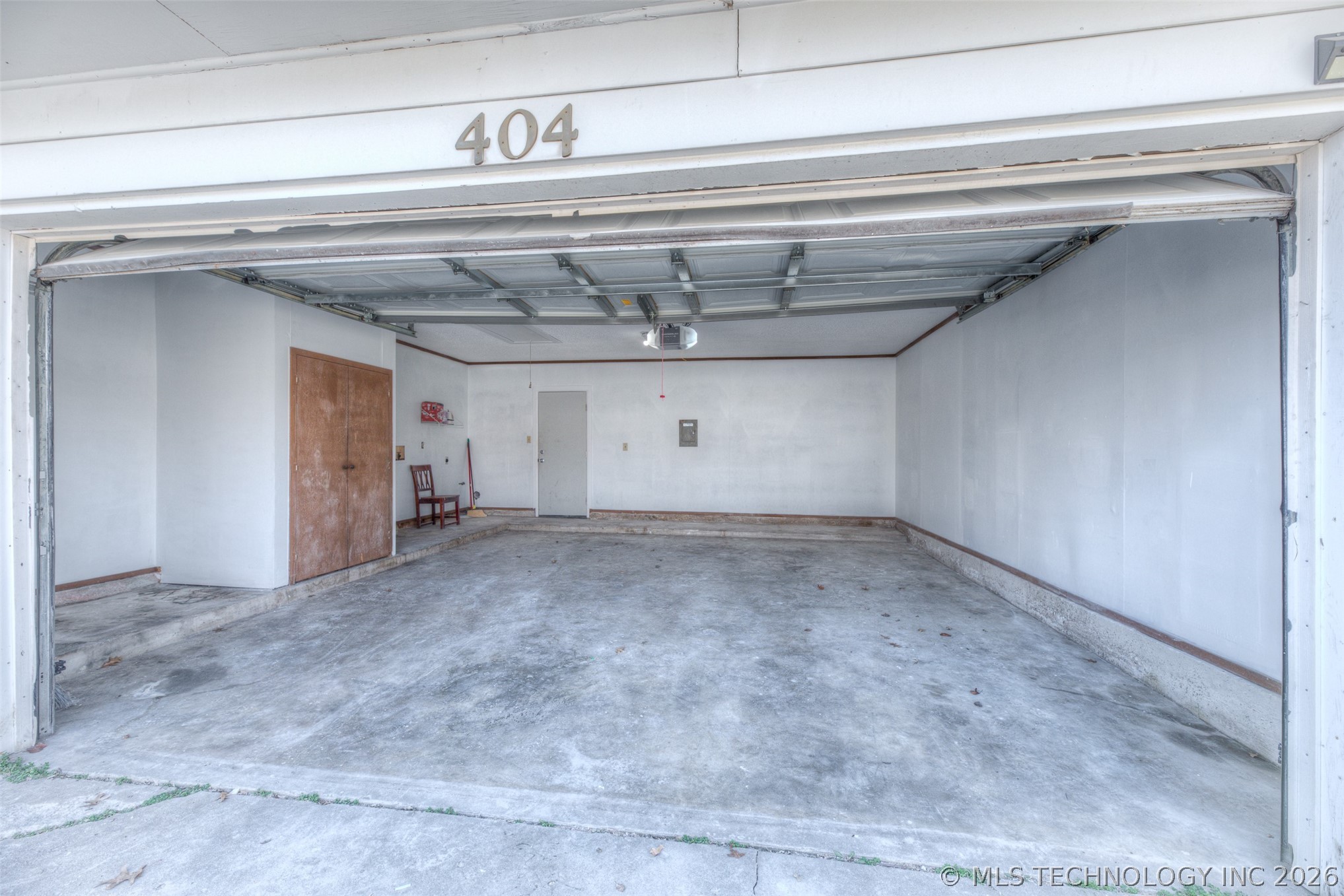 404 E 18th Street Property Photo 19