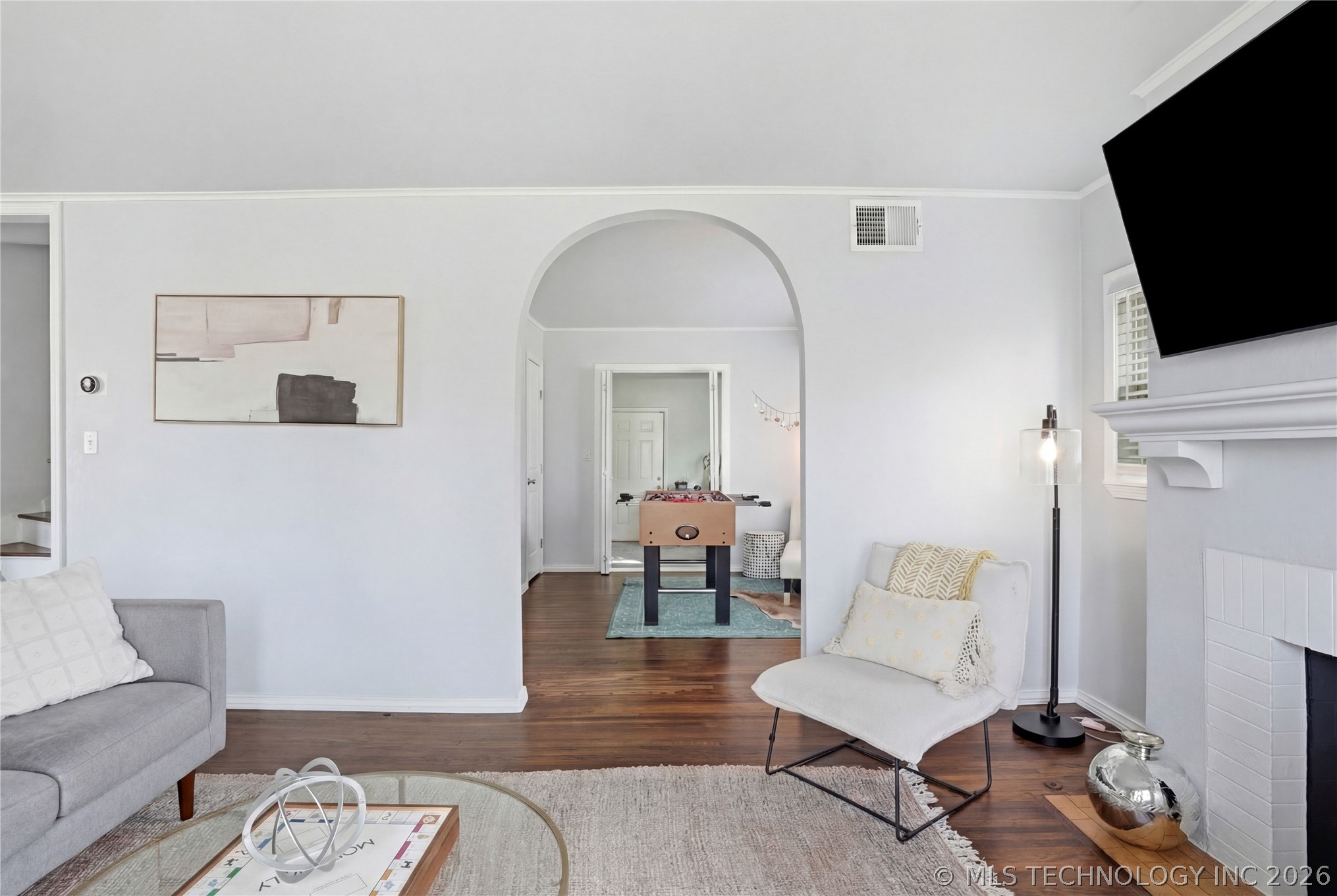 1104 E 35th Place Property Photo 8